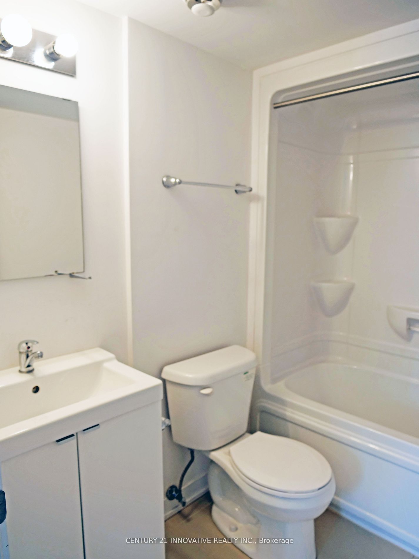 1720 Simcoe Street 16 Property Photo 10