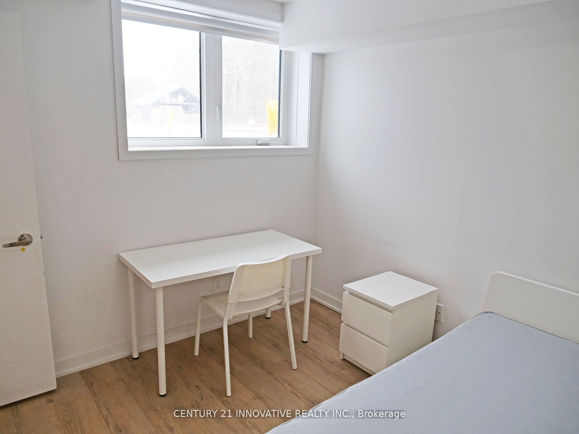 1720 Simcoe Street 16 Property Photo 11