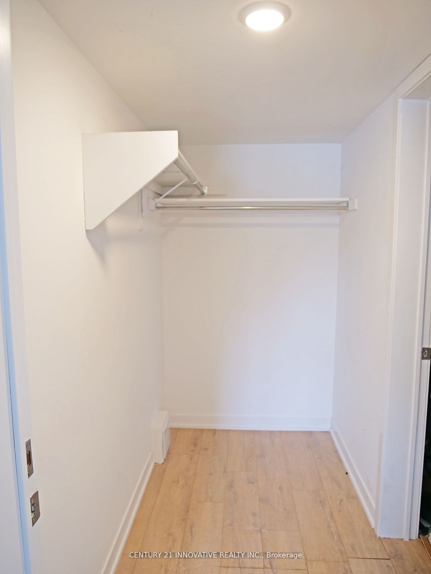 1720 Simcoe Street 16 Property Photo 13