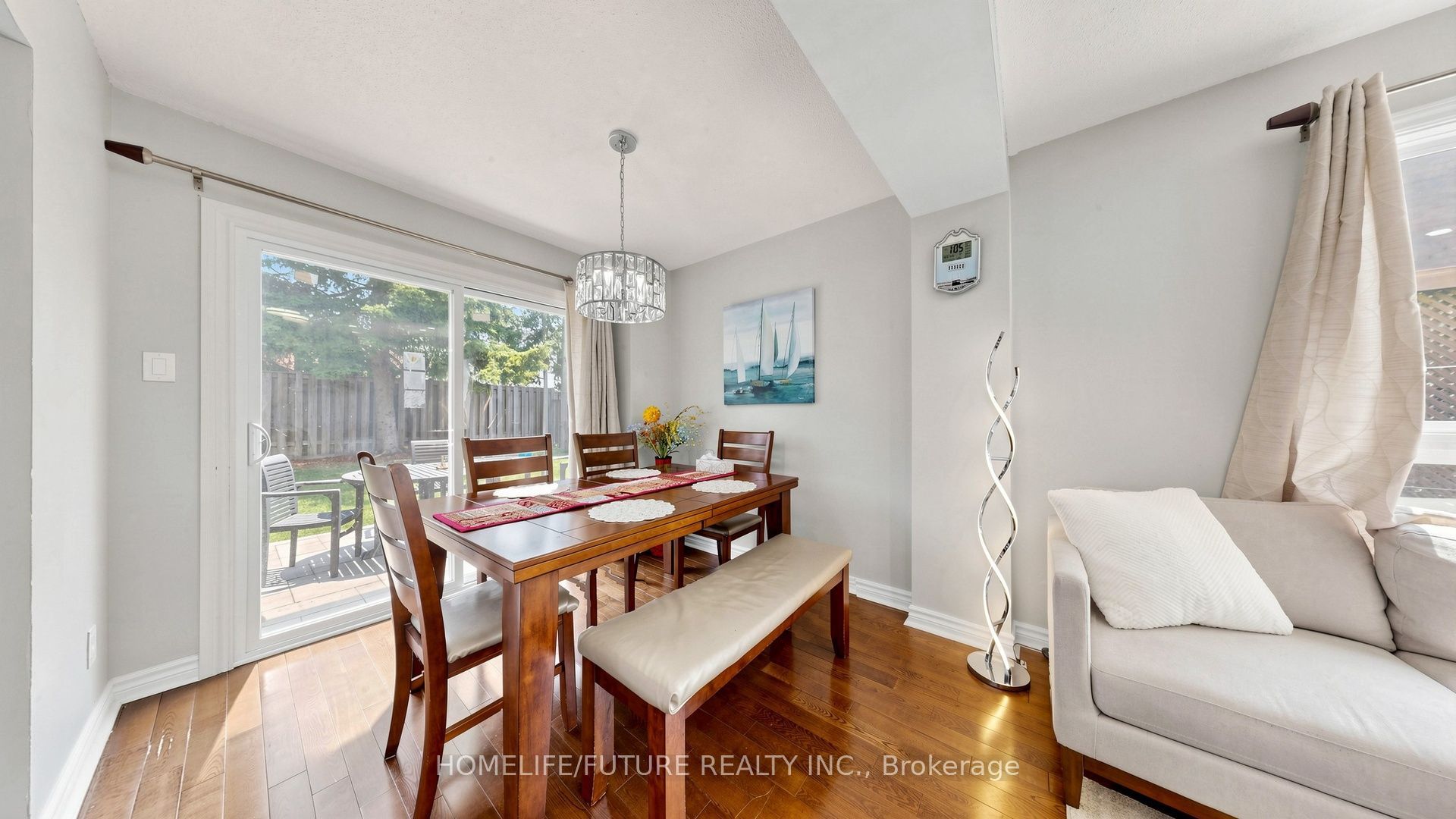 168 Large Crescent Property Photo 11