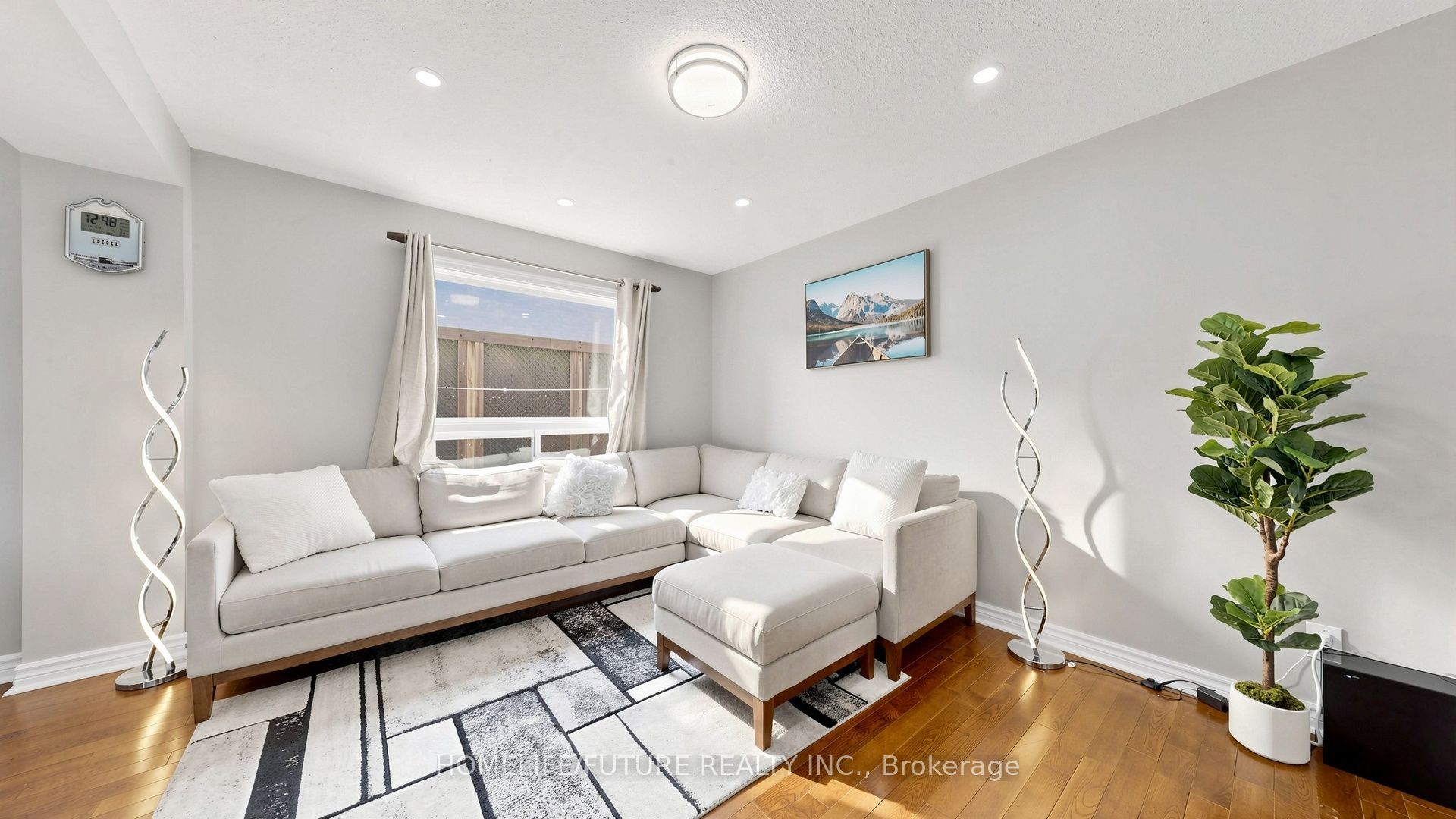 168 Large Crescent Property Photo 13