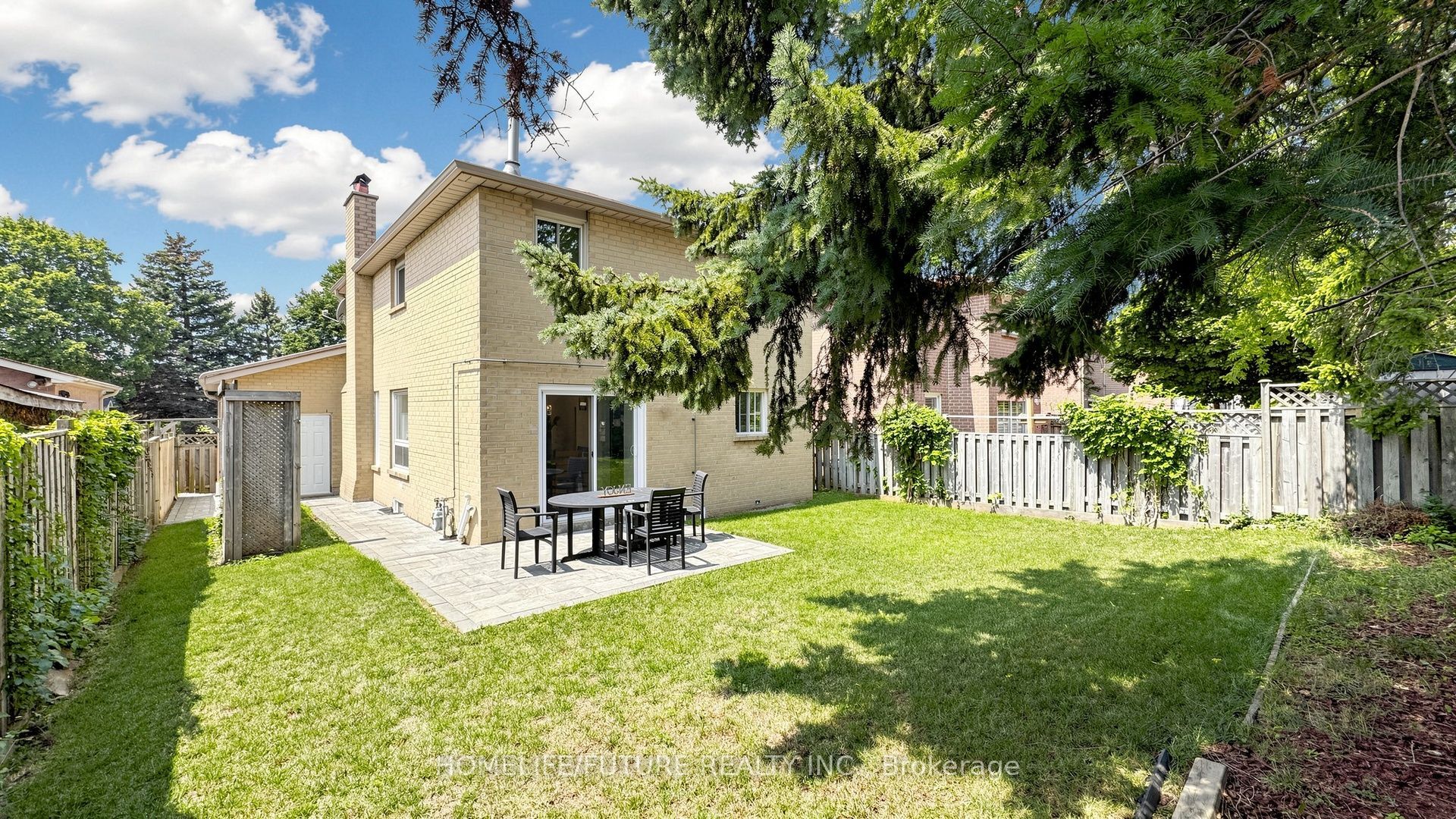 168 Large Crescent Property Photo 48