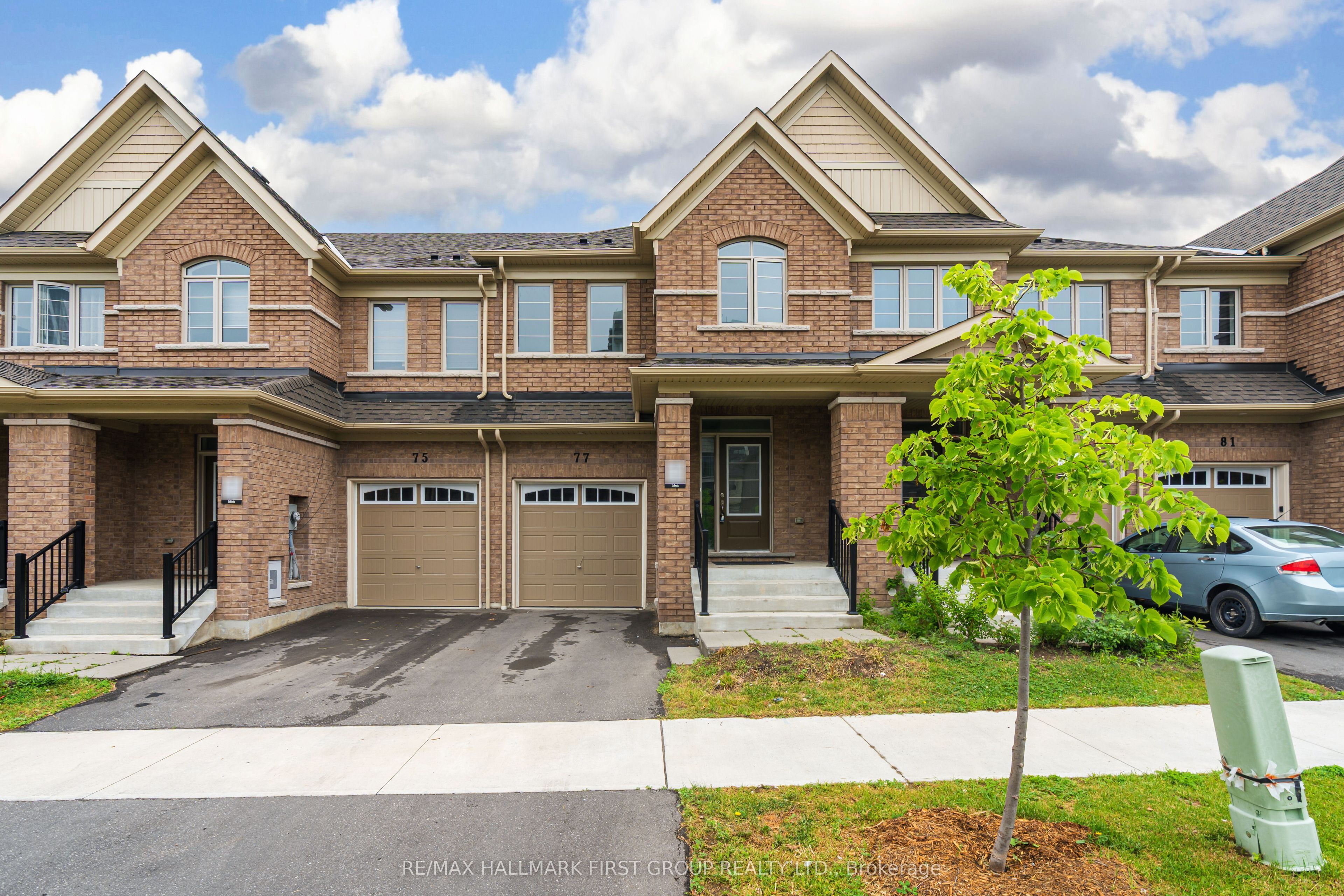77 Air Dancer Crescent Property Photo 1