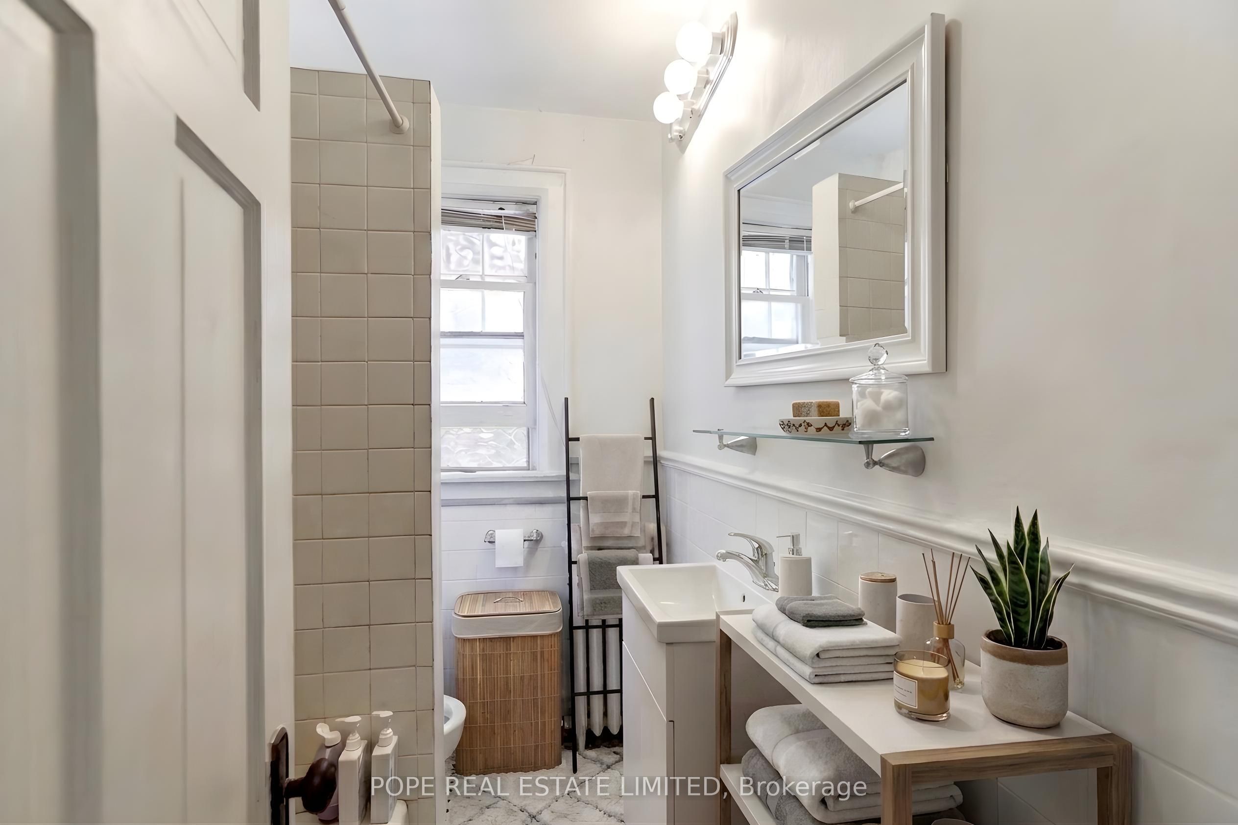 18 Edgewood Avenue Property Photo 11