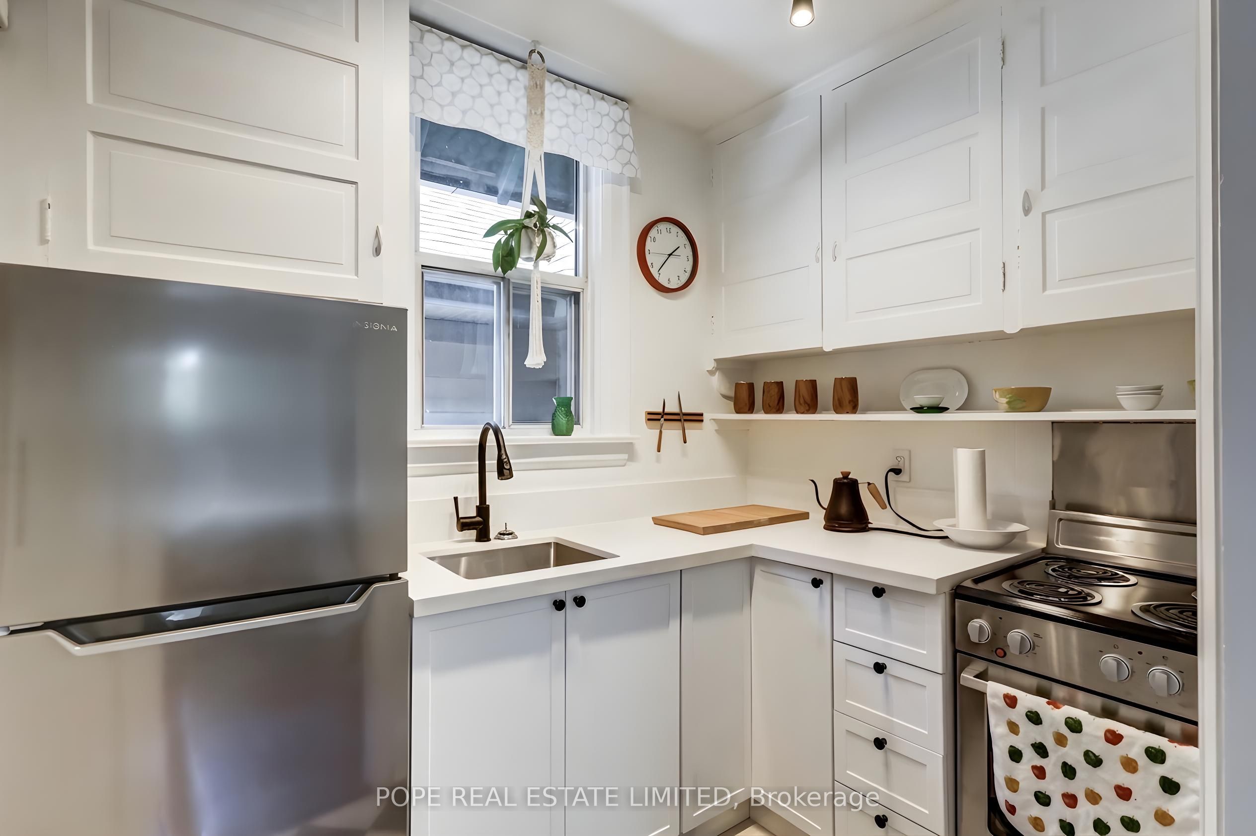 18 Edgewood Avenue Property Photo 15