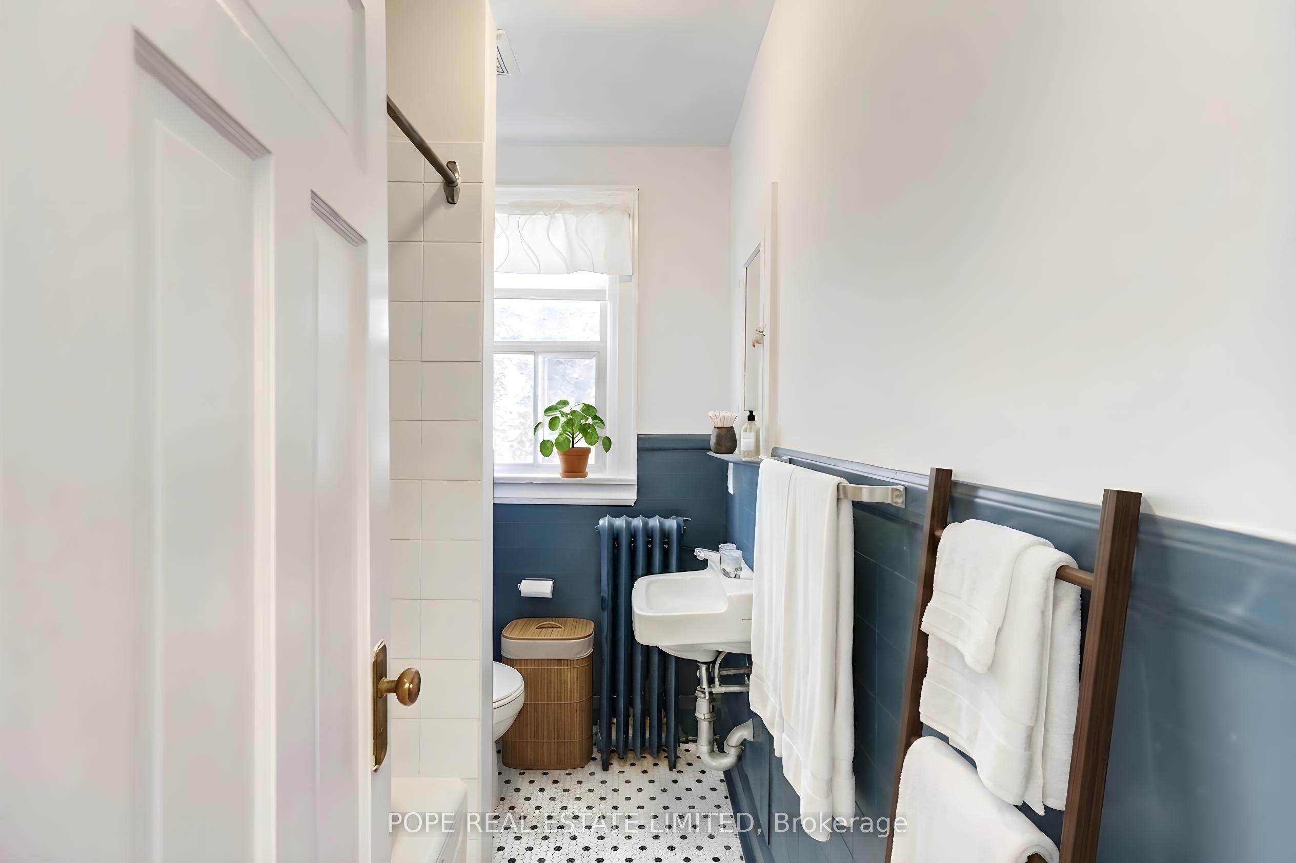 18 Edgewood Avenue Property Photo 17