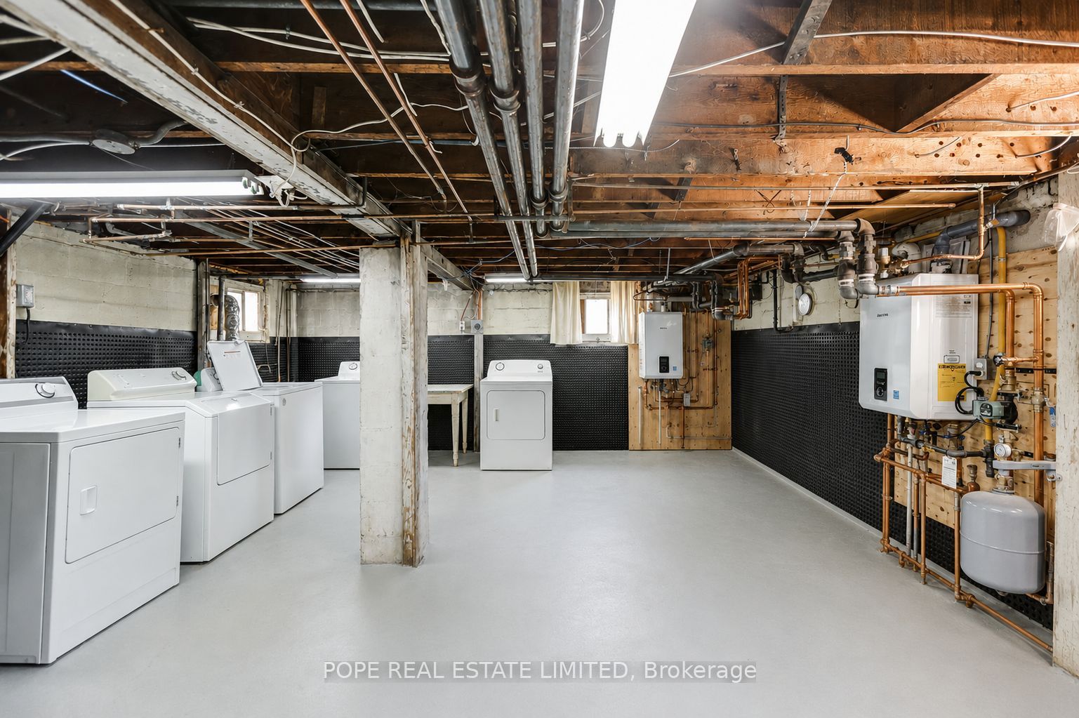 18 Edgewood Avenue Property Photo 20