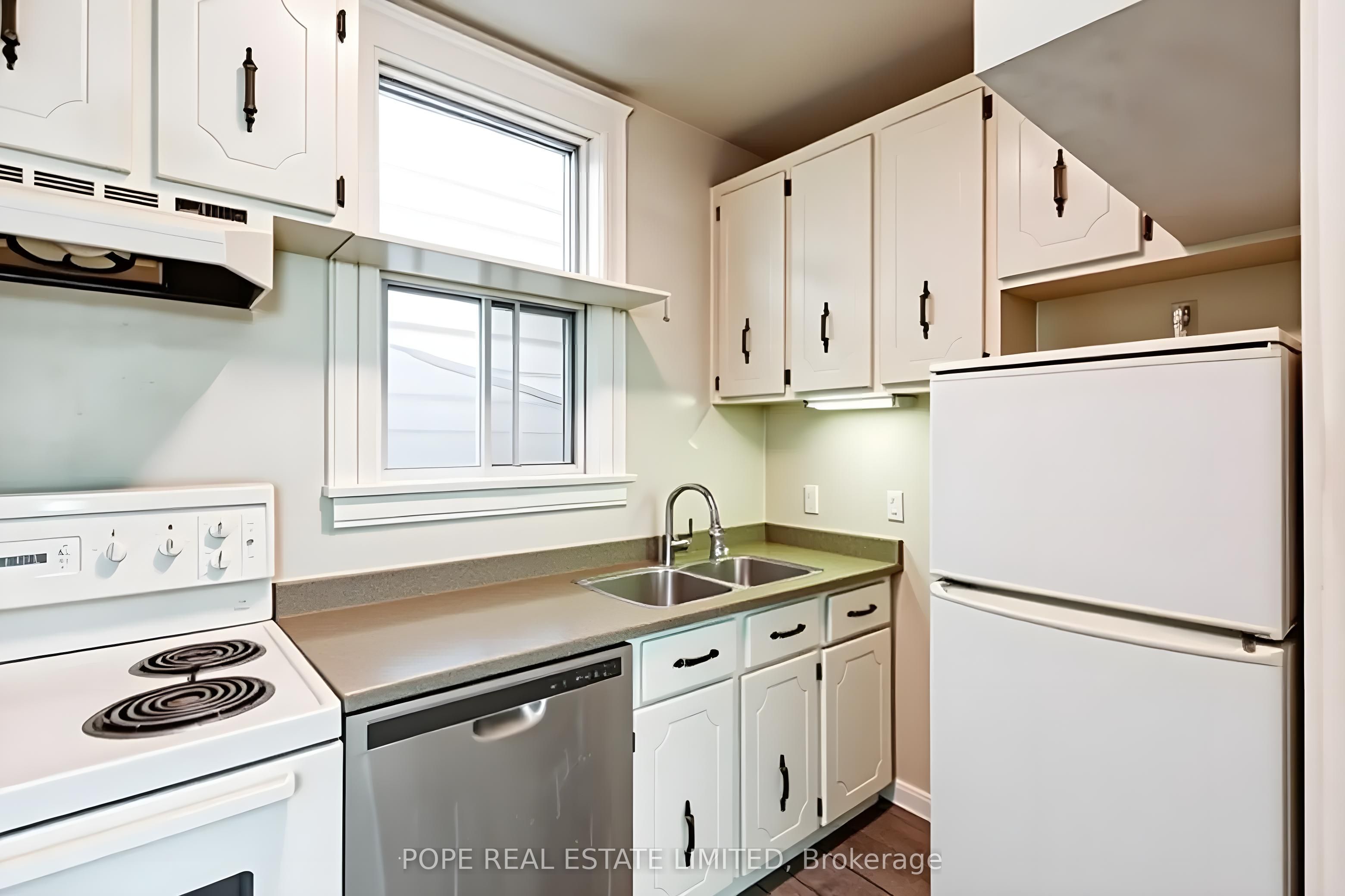 18 Edgewood Avenue Property Photo 26