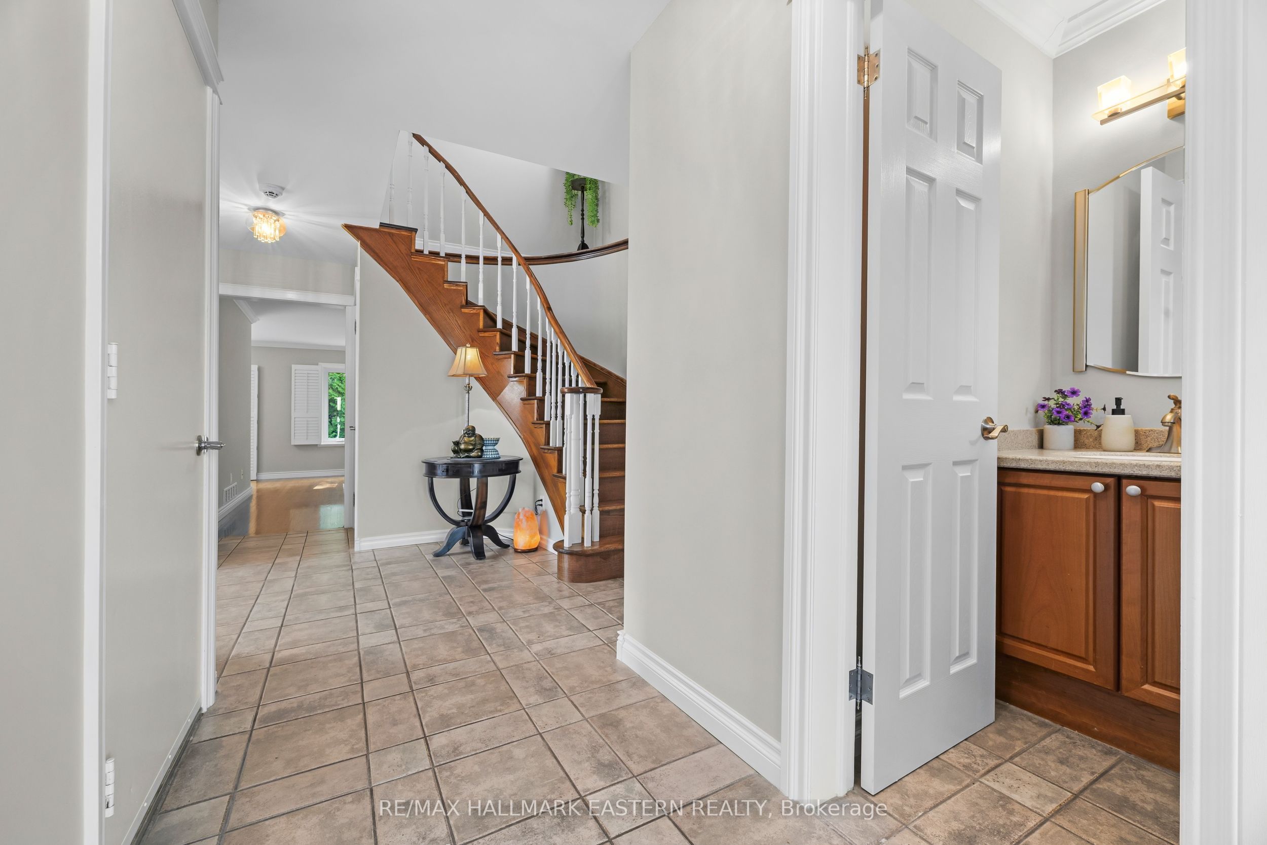 51 Lyndale Crescent Property Photo 5