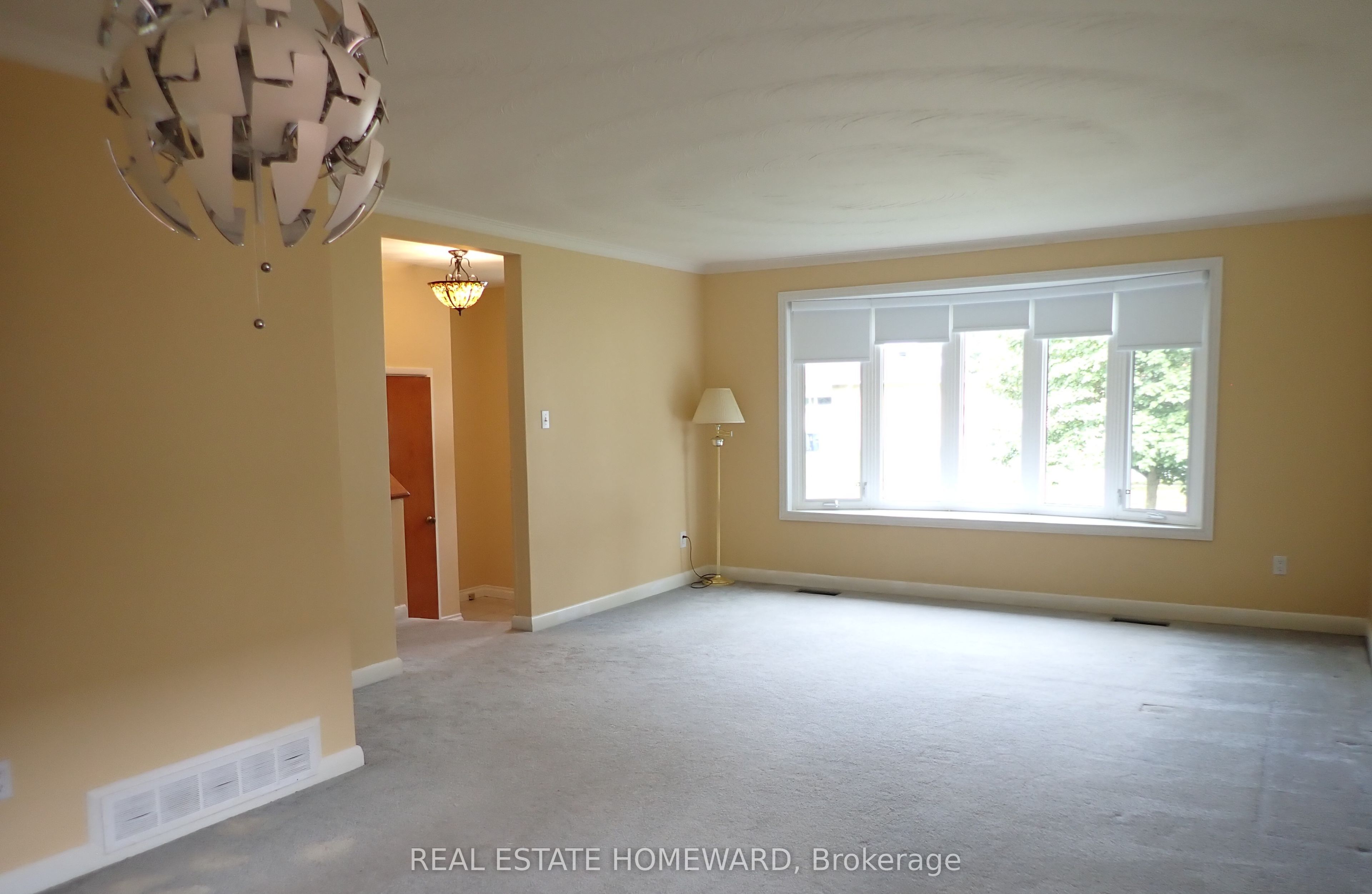 56 Perivale Crescent Front Property Photo 12