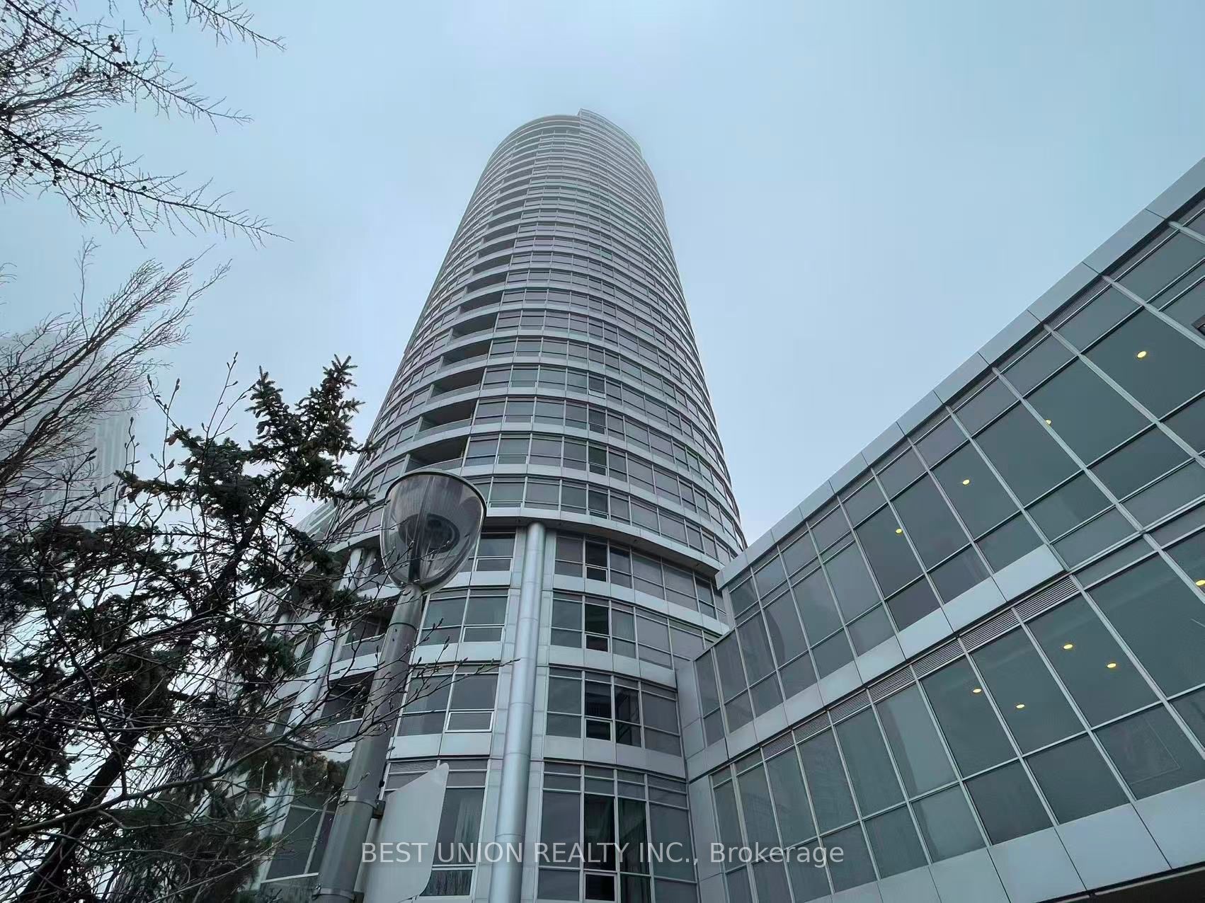 181 Village Green Square PH20