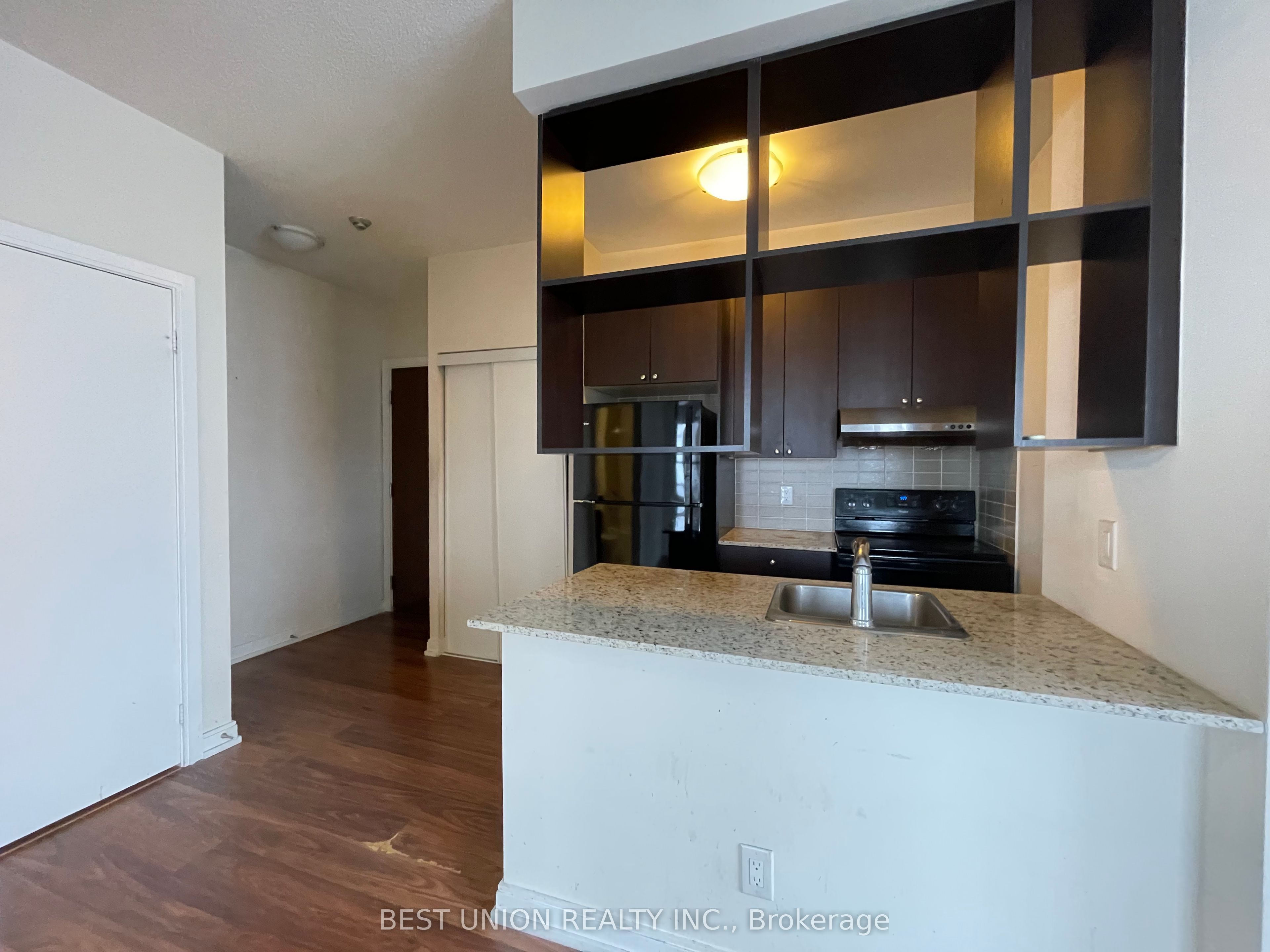 181 Village Green Square Ph20 Property Photo 11