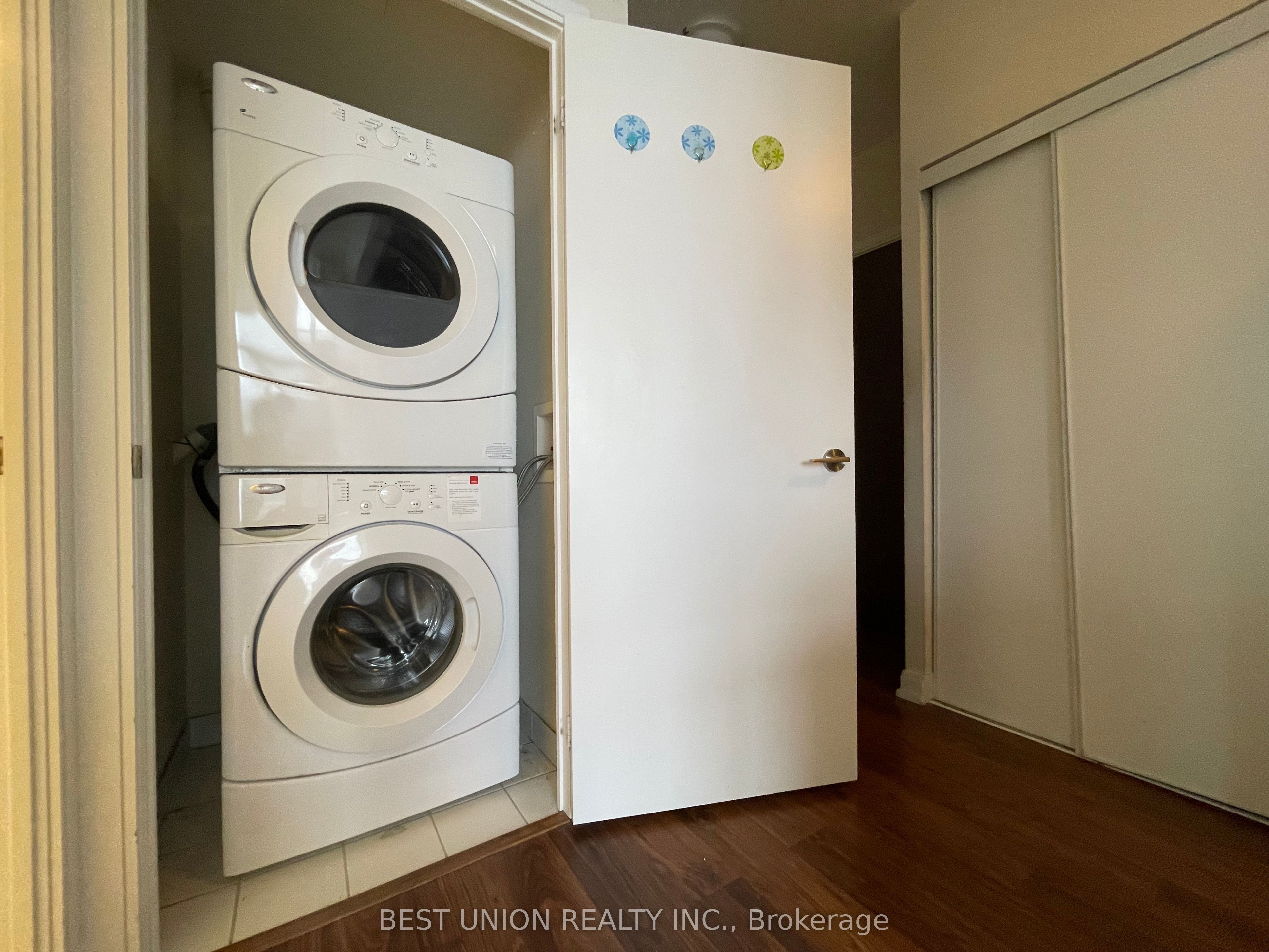 181 Village Green Square Ph20 Property Photo 13