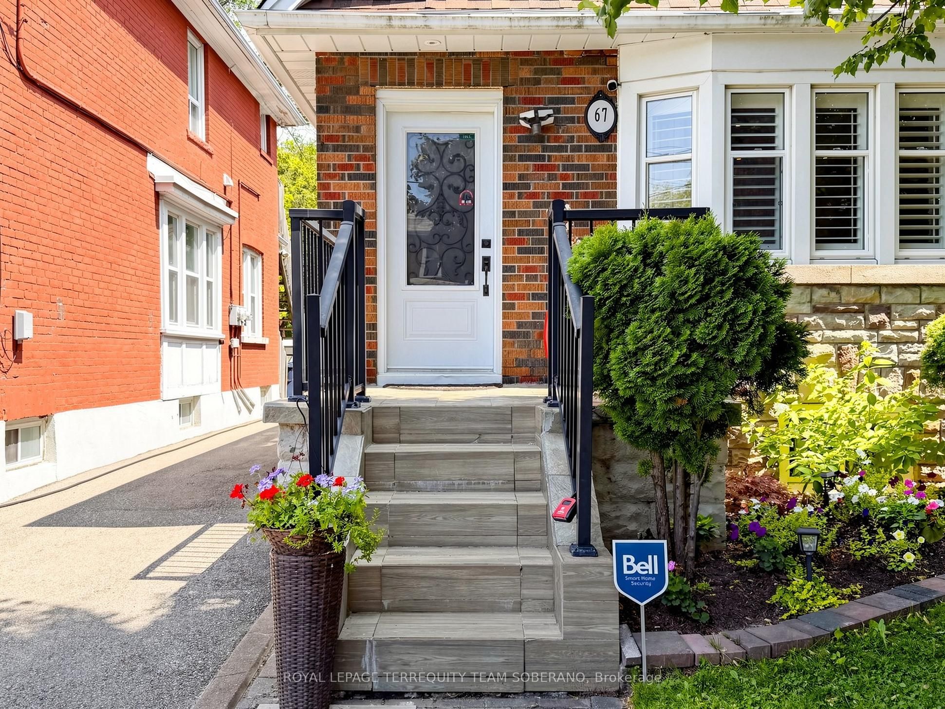 67 Barrington Avenue Property Photo 4