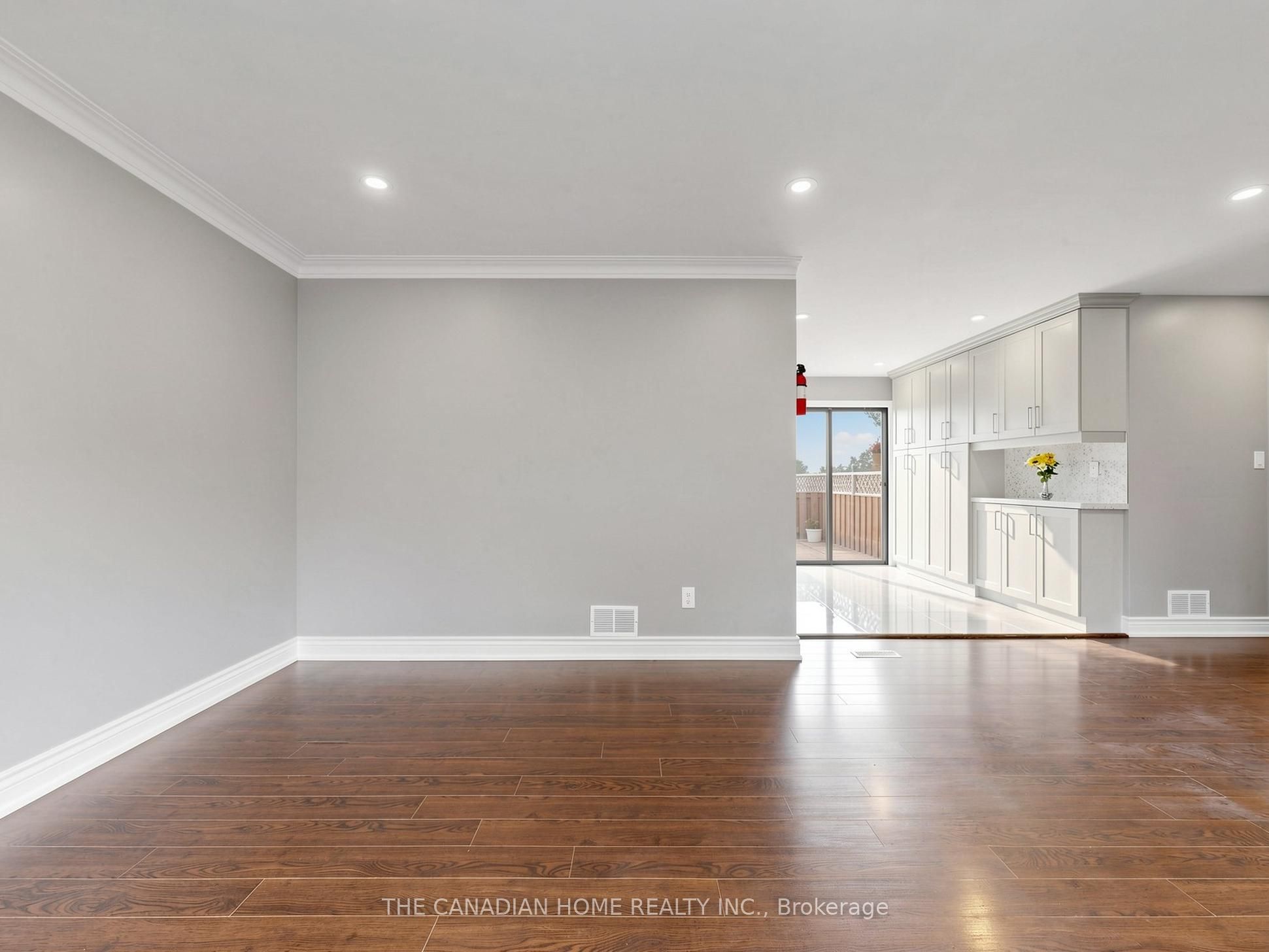 470 Cromwell Avenue Property Photo 6