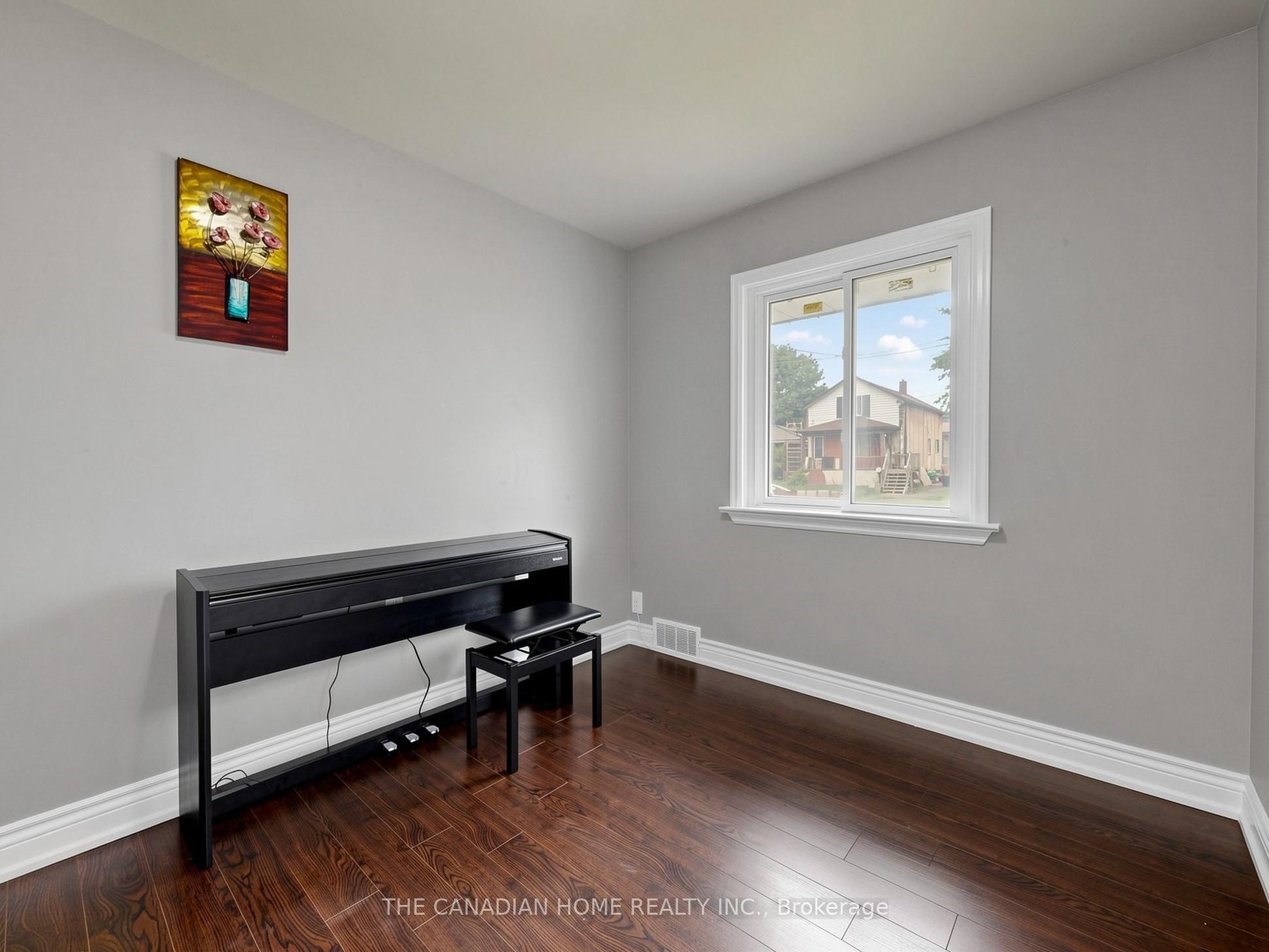 470 Cromwell Avenue Property Photo 16