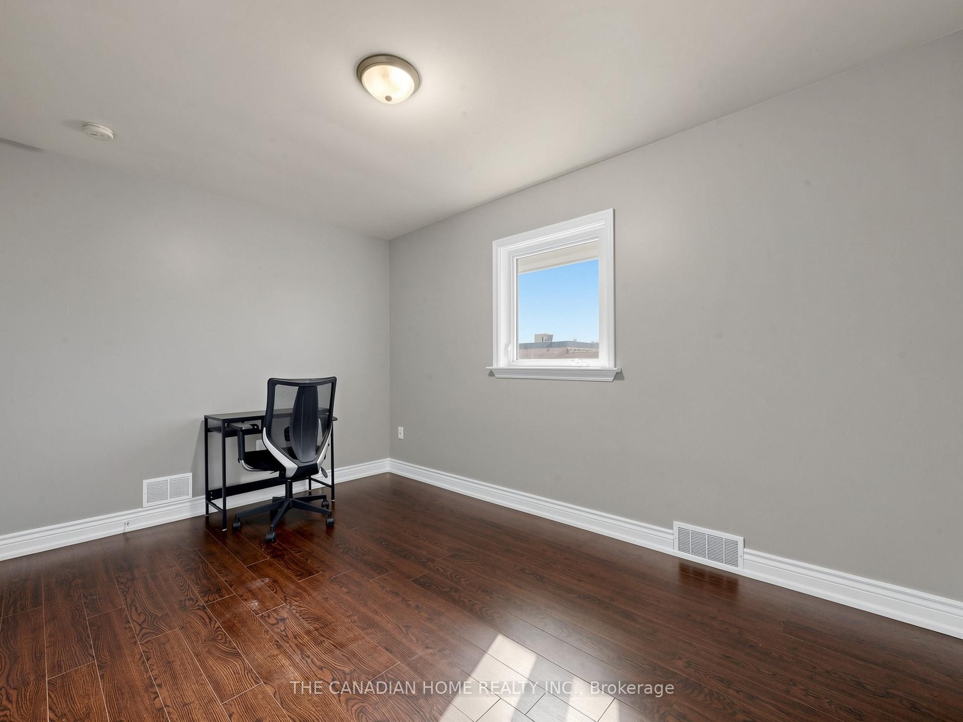 470 Cromwell Avenue Property Photo 20
