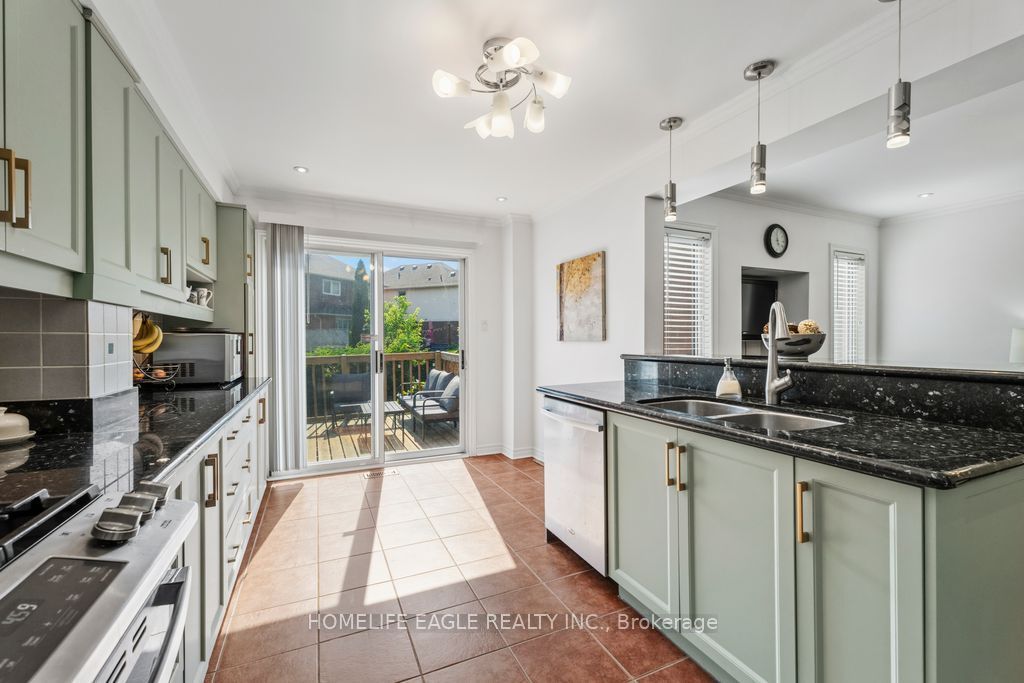156 Heale Avenue Property Photo 8
