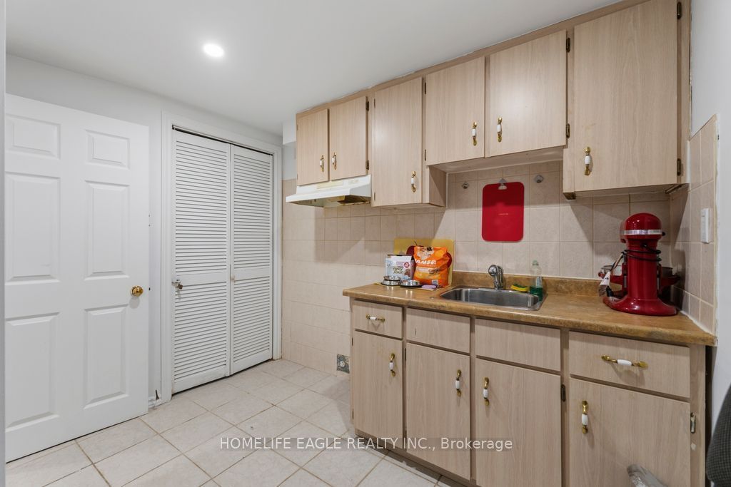 156 Heale Avenue Property Photo 21