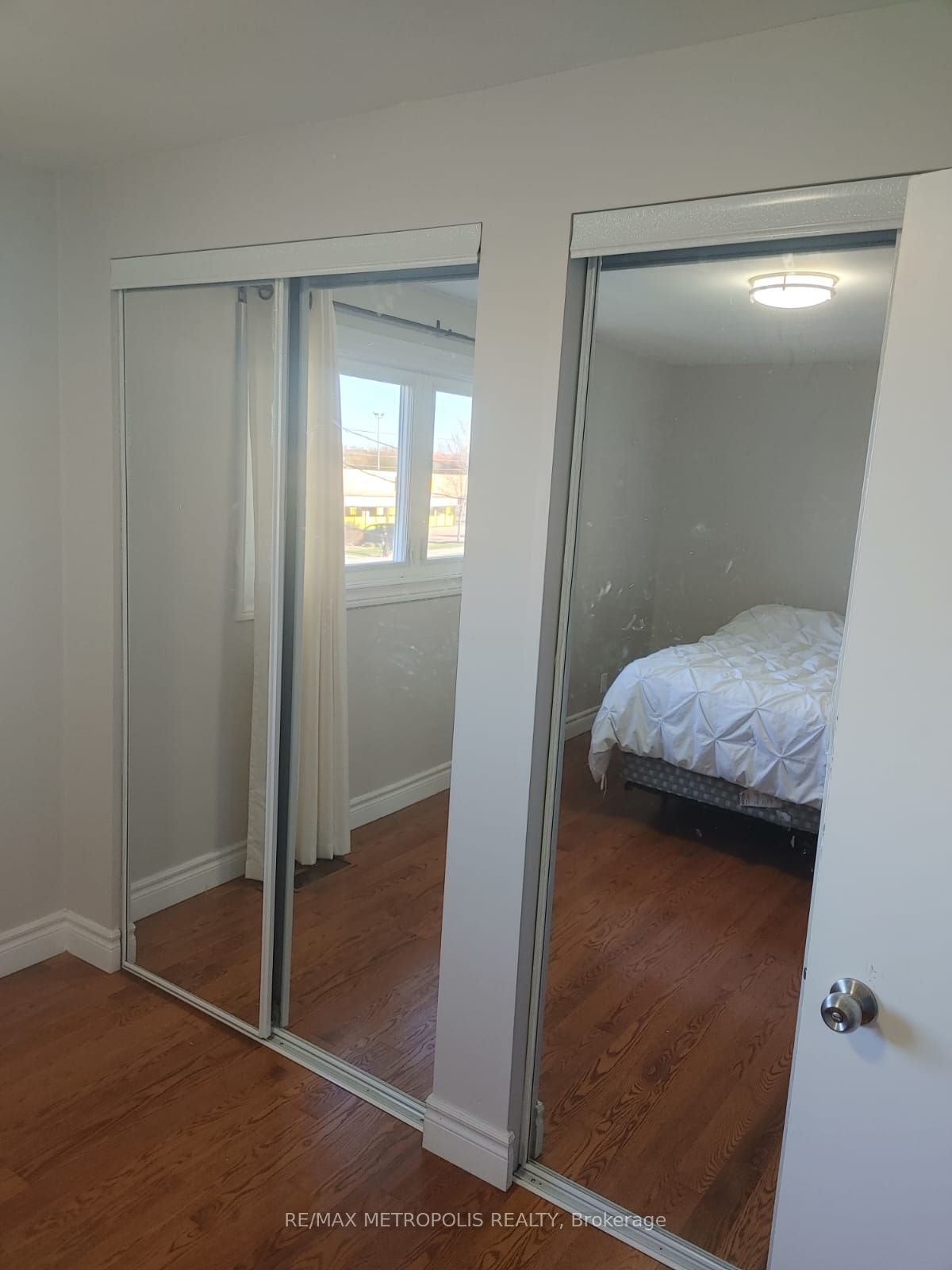 1098 Cedar Street Property Photo 4