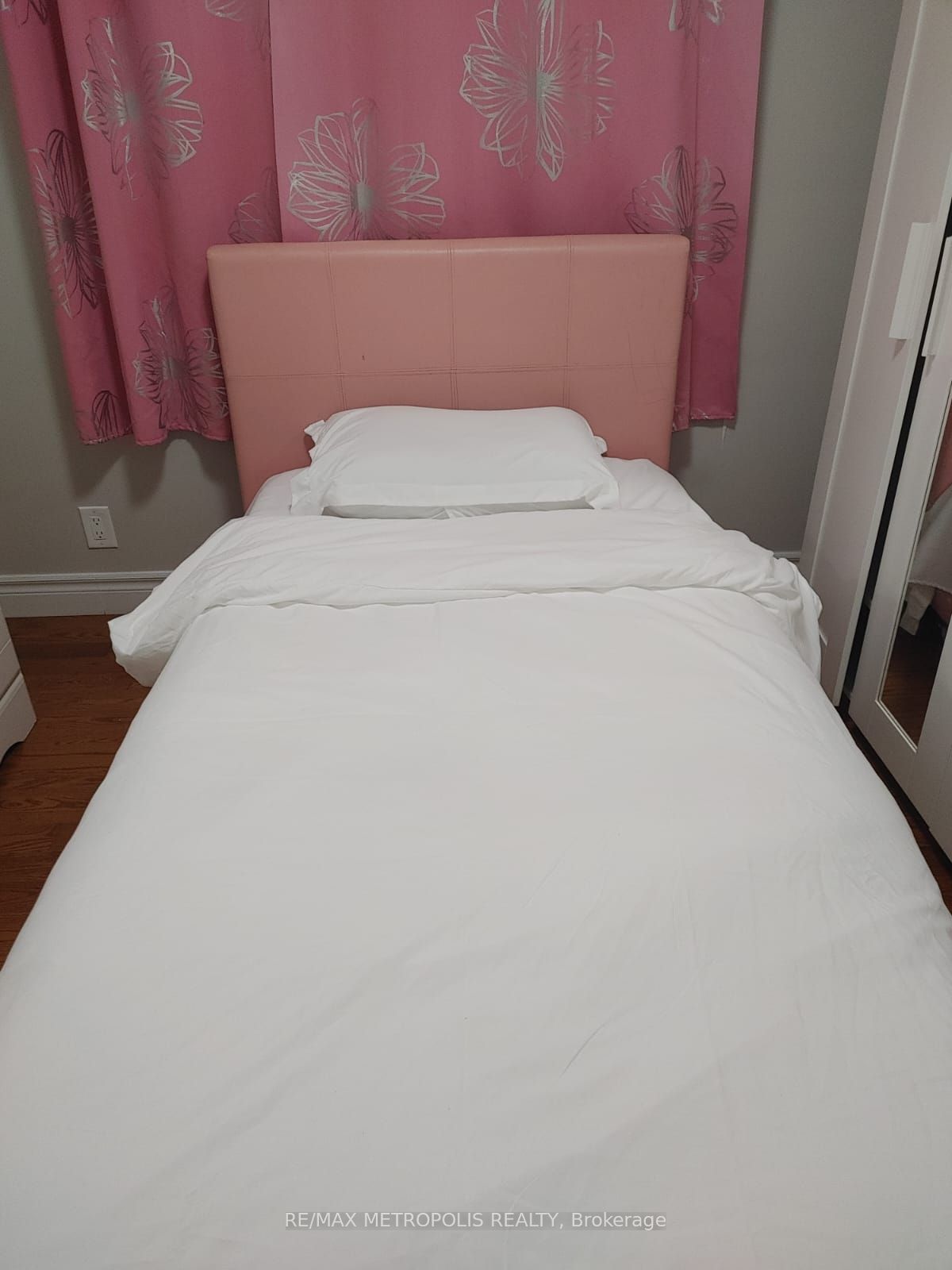 1098 Cedar Street Property Photo 7