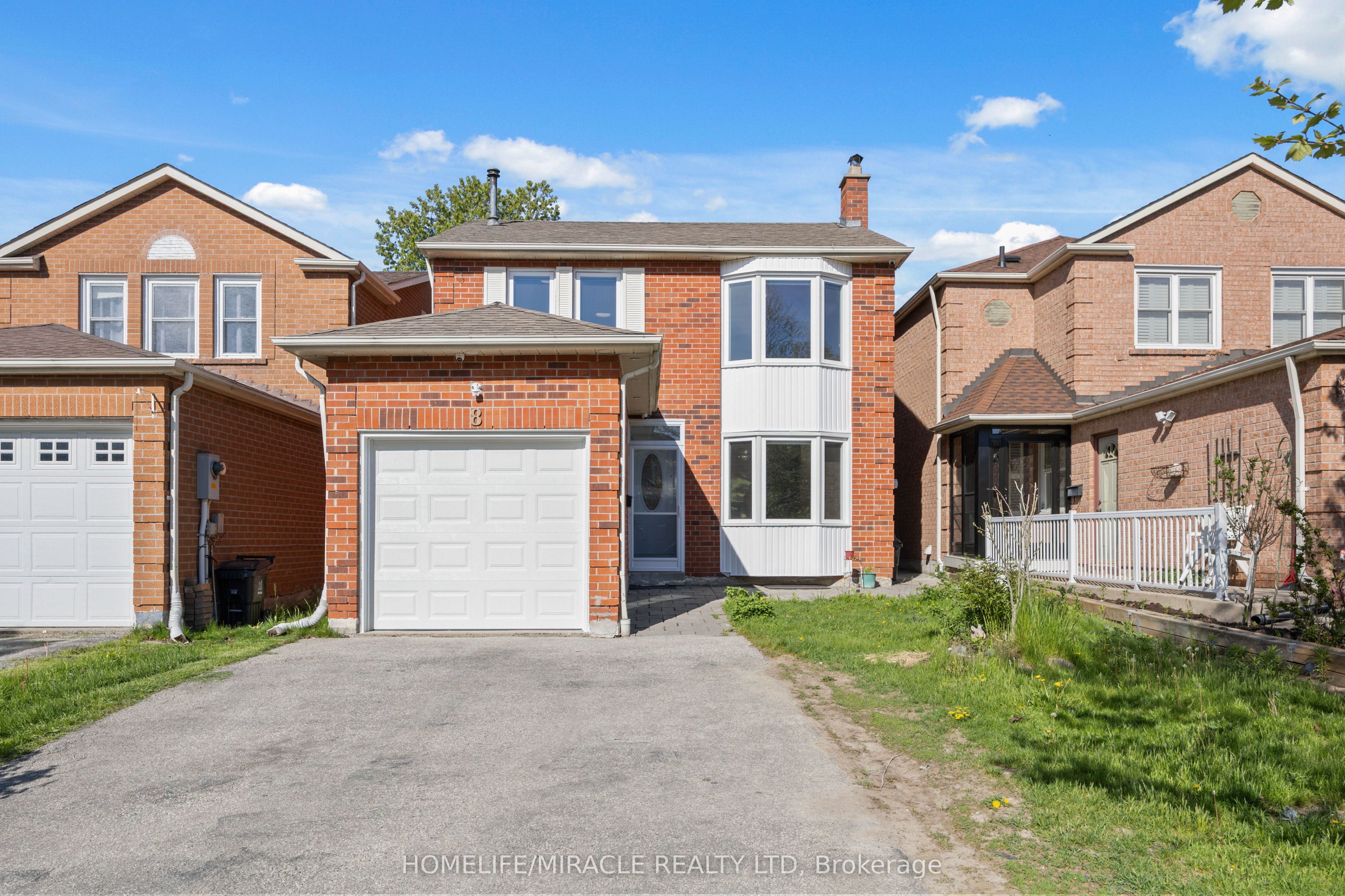 8 Lansbury Drive Property Photo 1