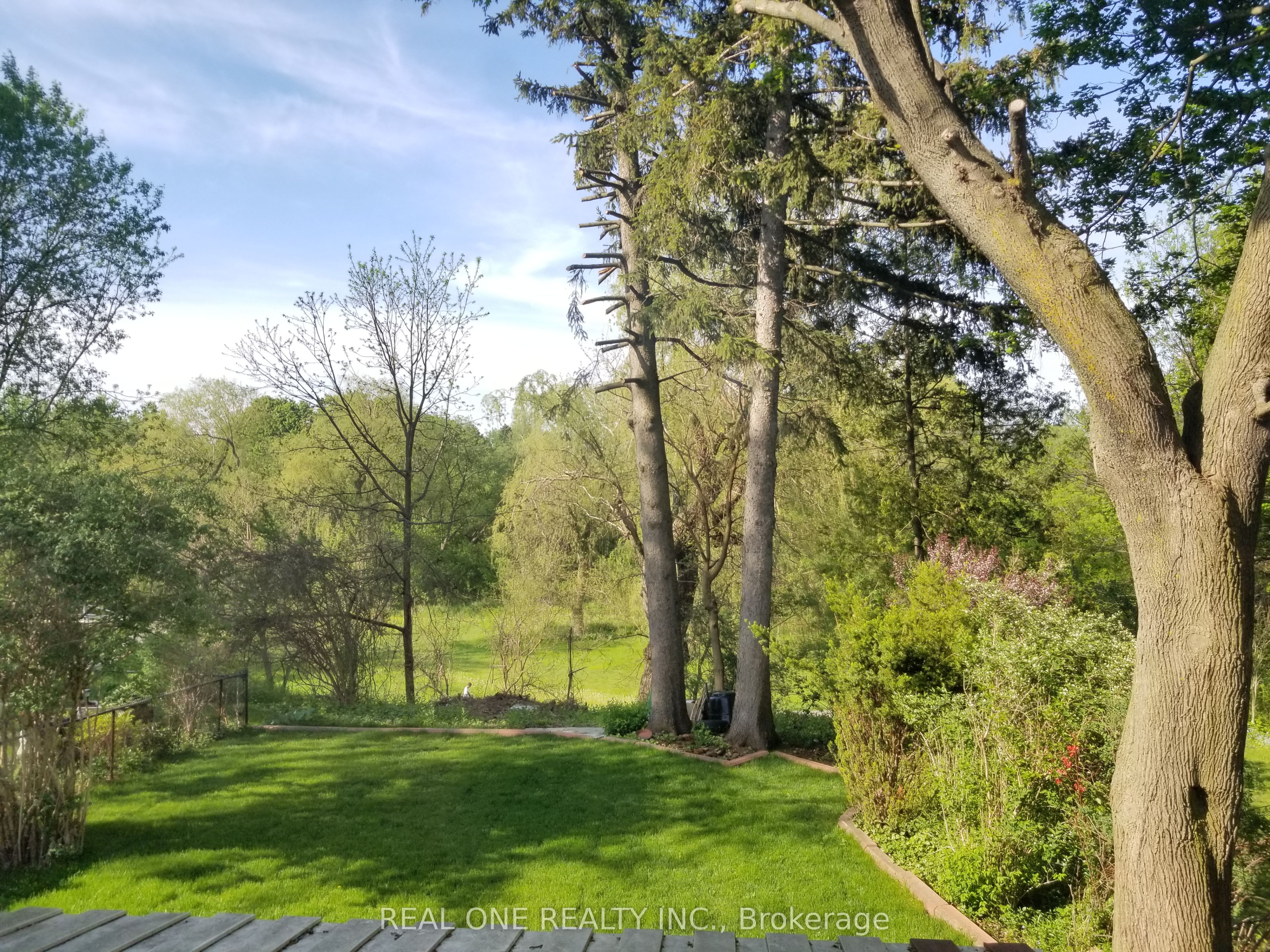 26 Applefield Drive Property Photo 6