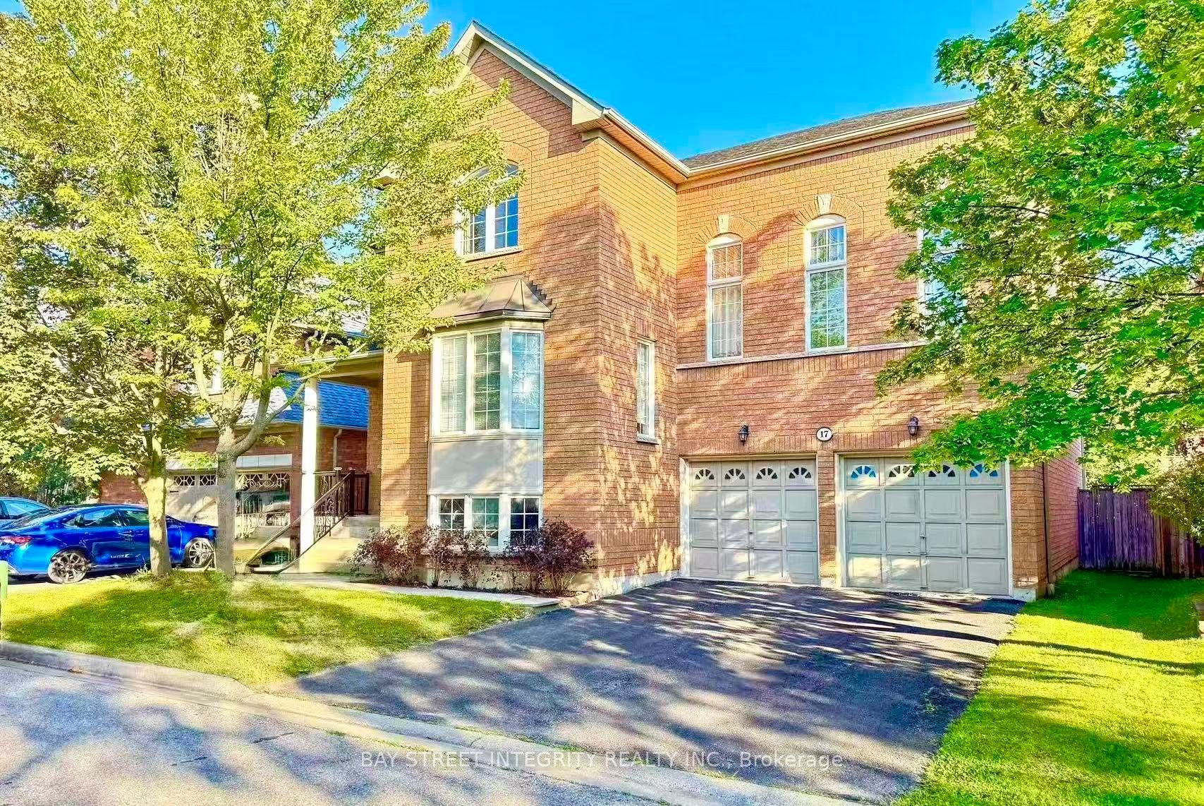 17 Weston Crescent Property Photo 1