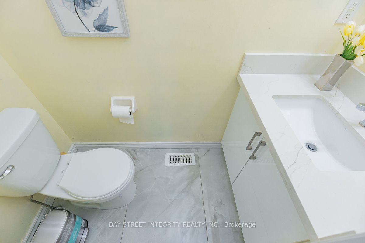 17 Weston Crescent Property Photo 13