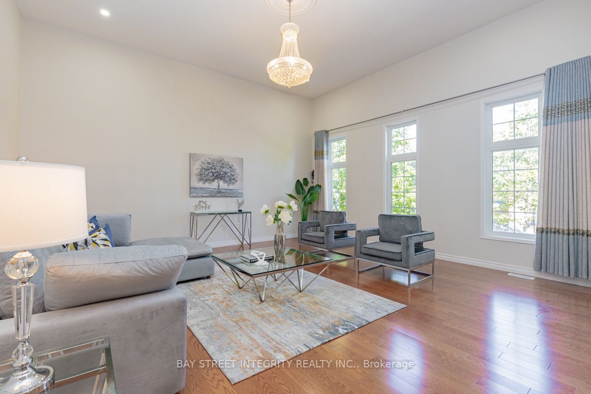 17 Weston Crescent Property Photo 15