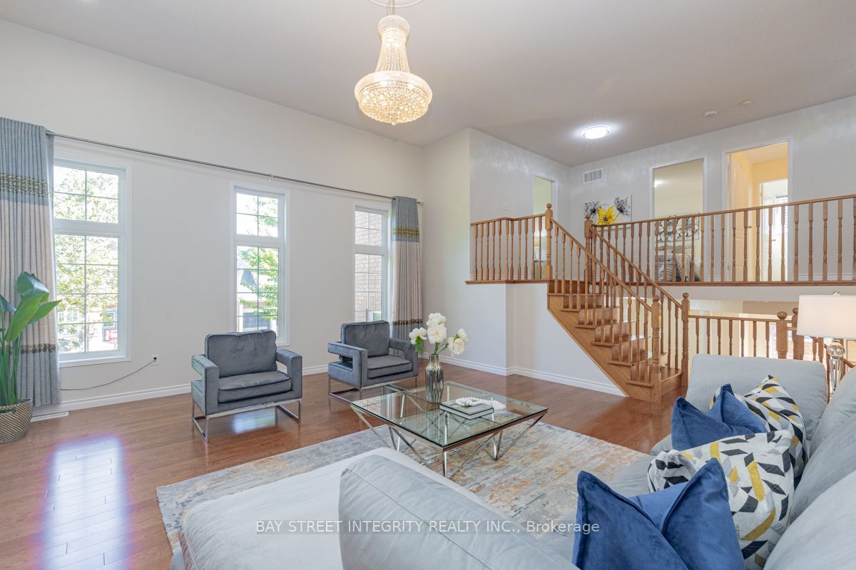 17 Weston Crescent Property Photo 17