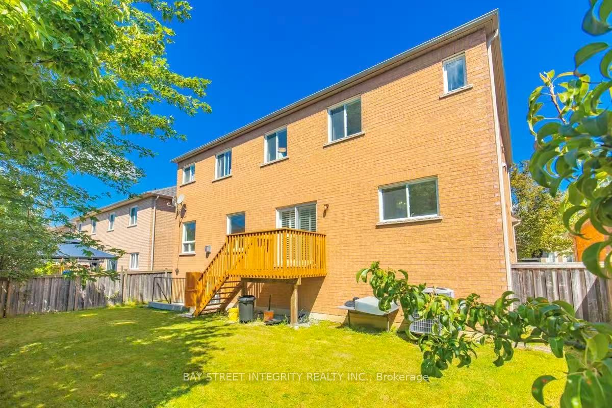 17 Weston Crescent Property Photo 31