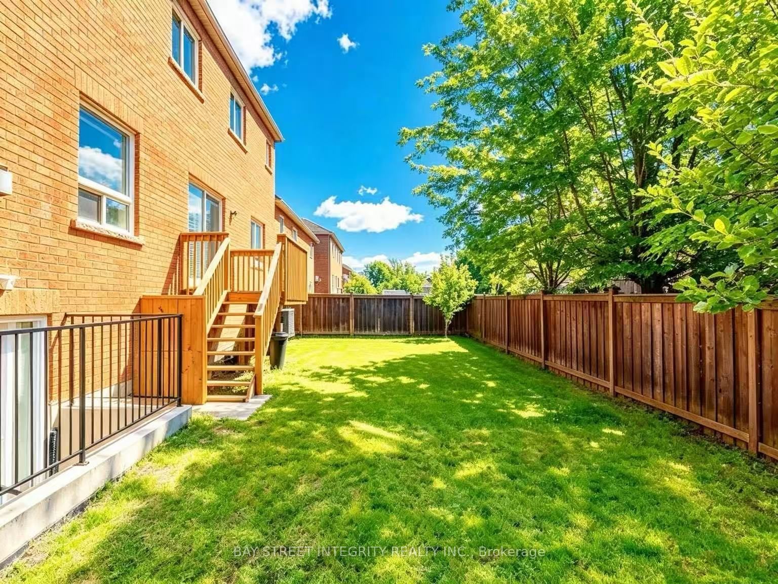 17 Weston Crescent Property Photo 32