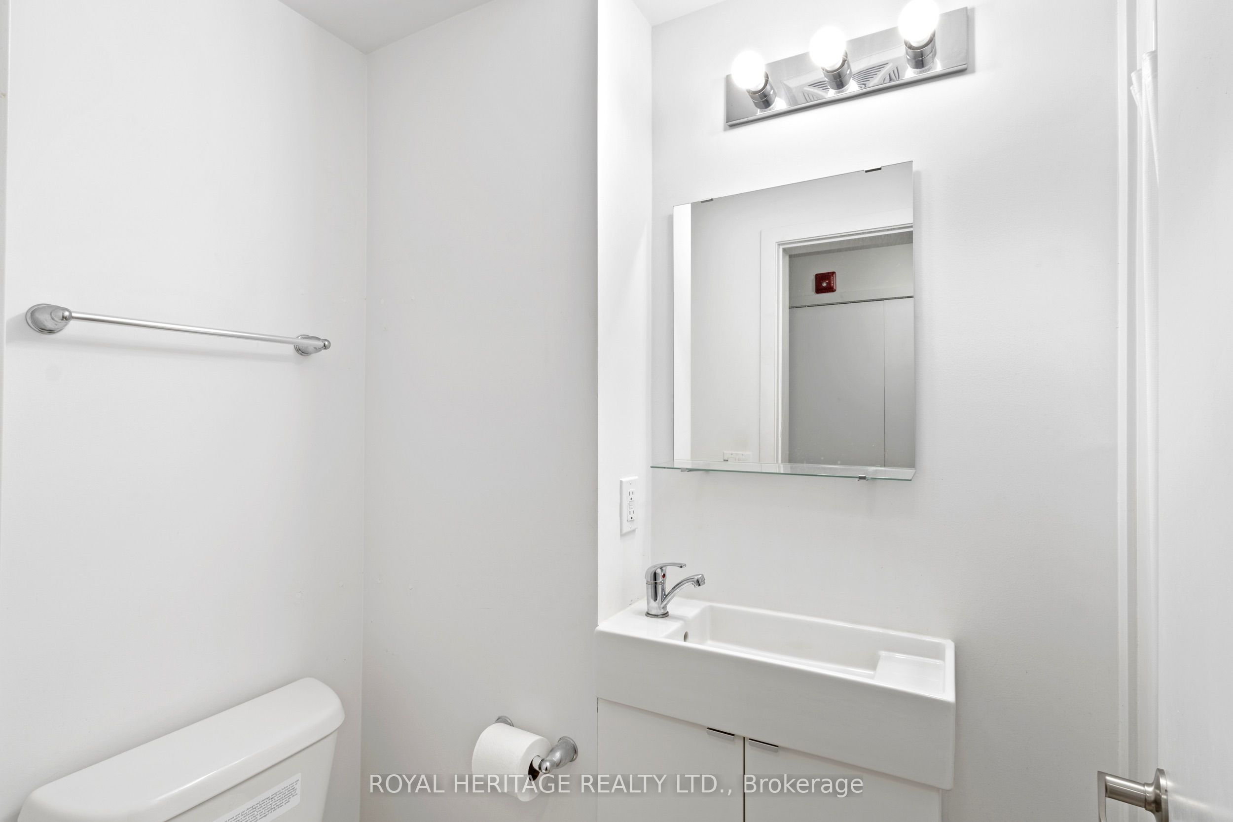 1800 Simcoe Street N 307 Property Photo 8