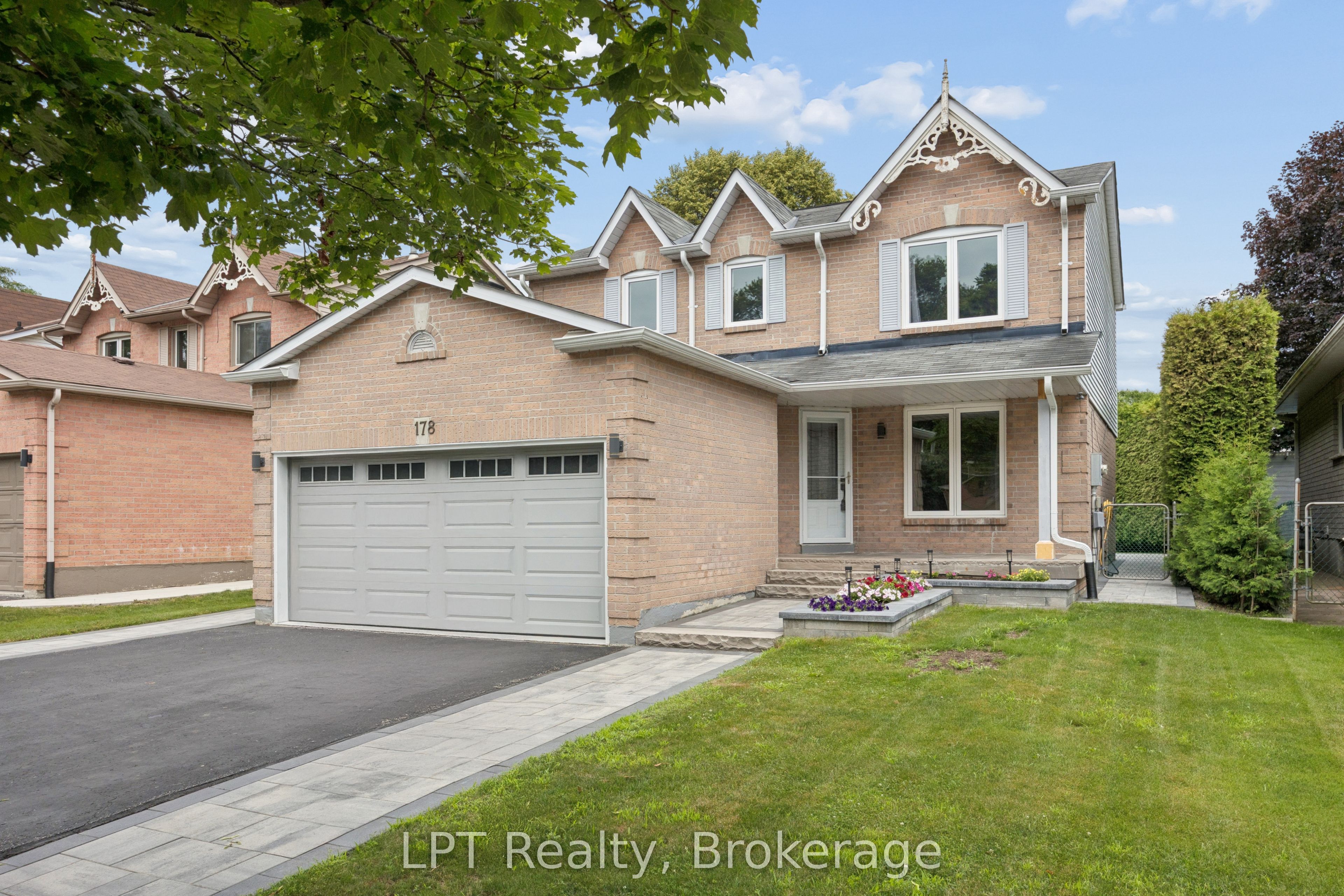 178 Sandringham Drive Property Photo 2