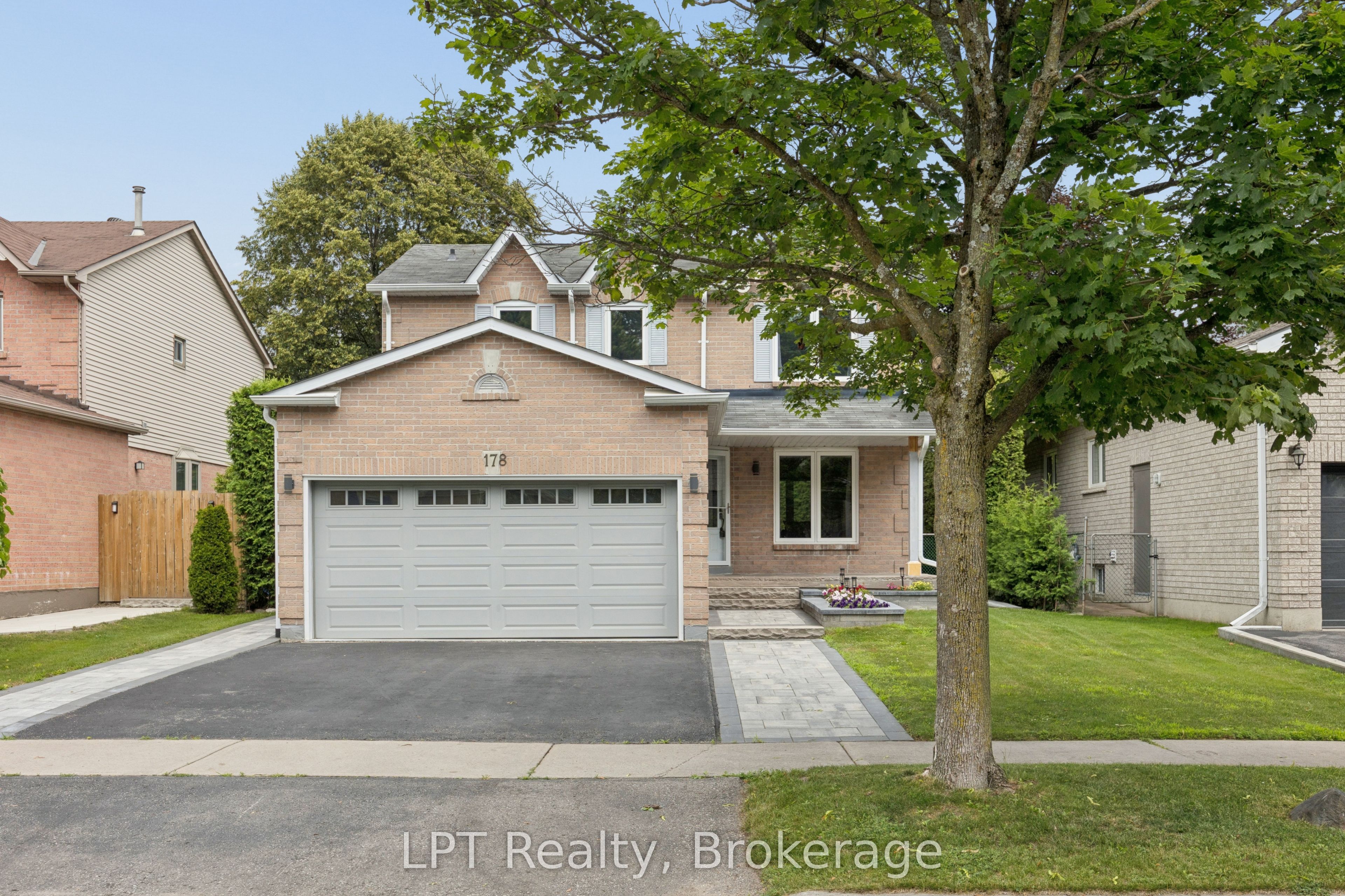 178 Sandringham Drive Property Photo 3