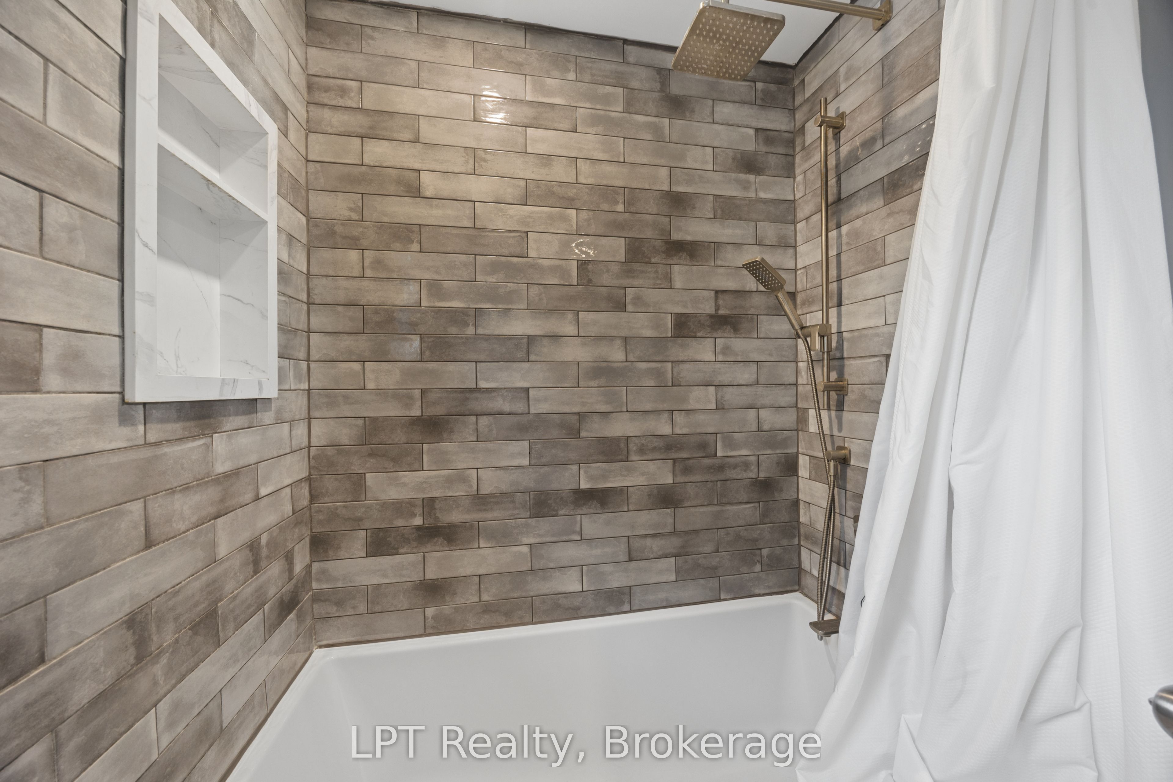 178 Sandringham Drive Property Photo 22
