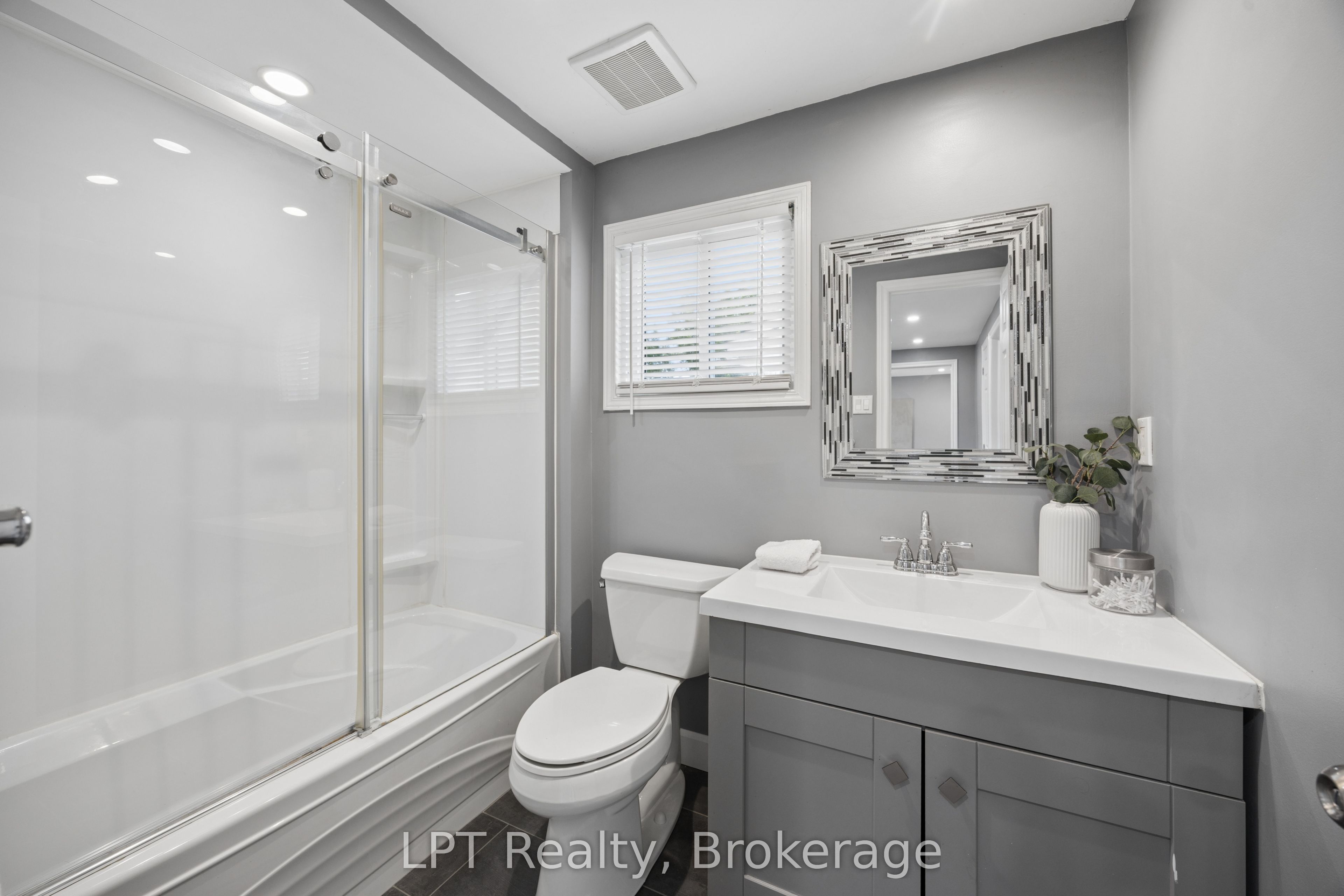 178 Sandringham Drive Property Photo 25