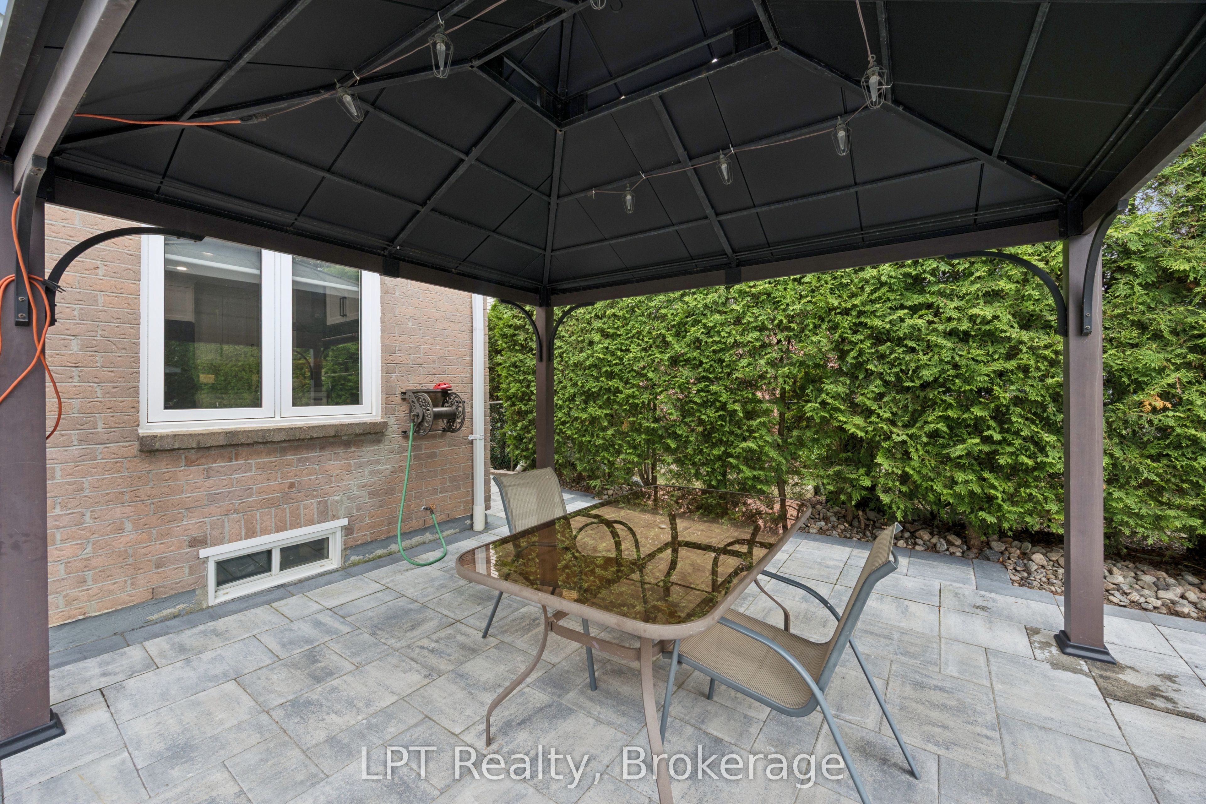 178 Sandringham Drive Property Photo 35