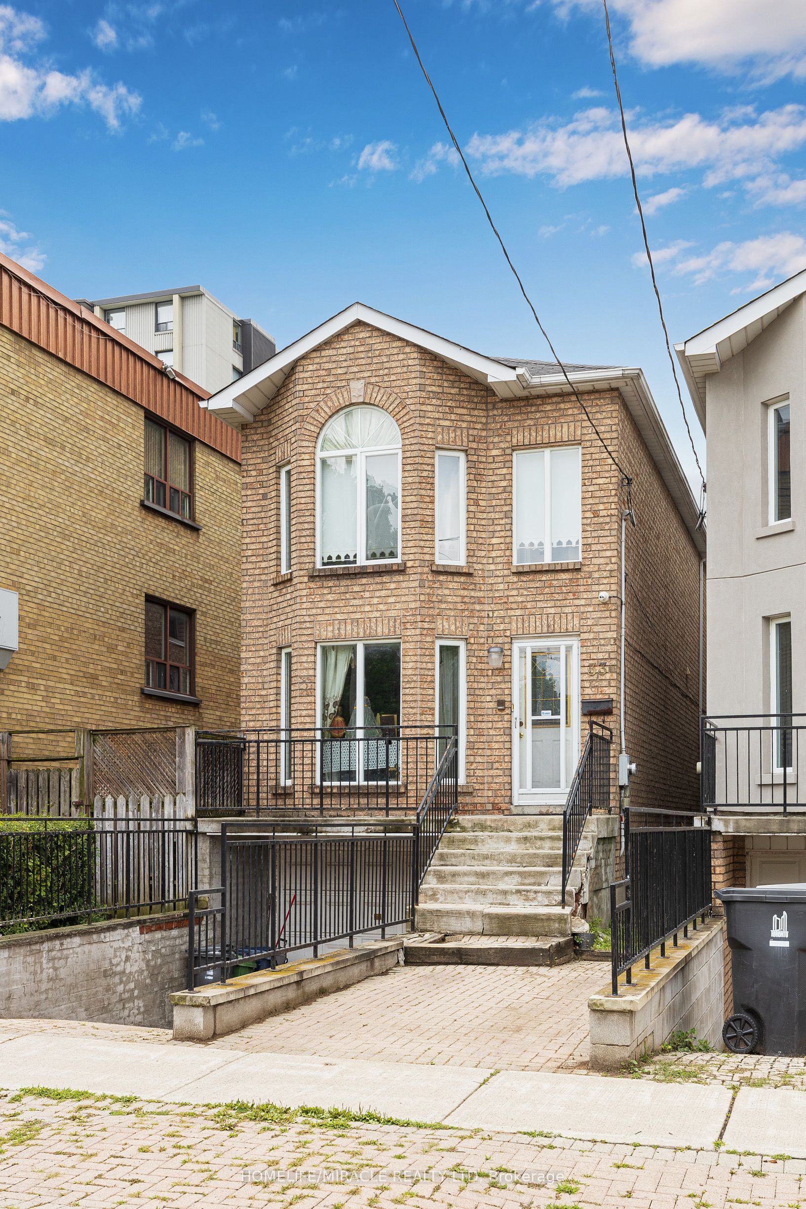 33 Torrens Avenue