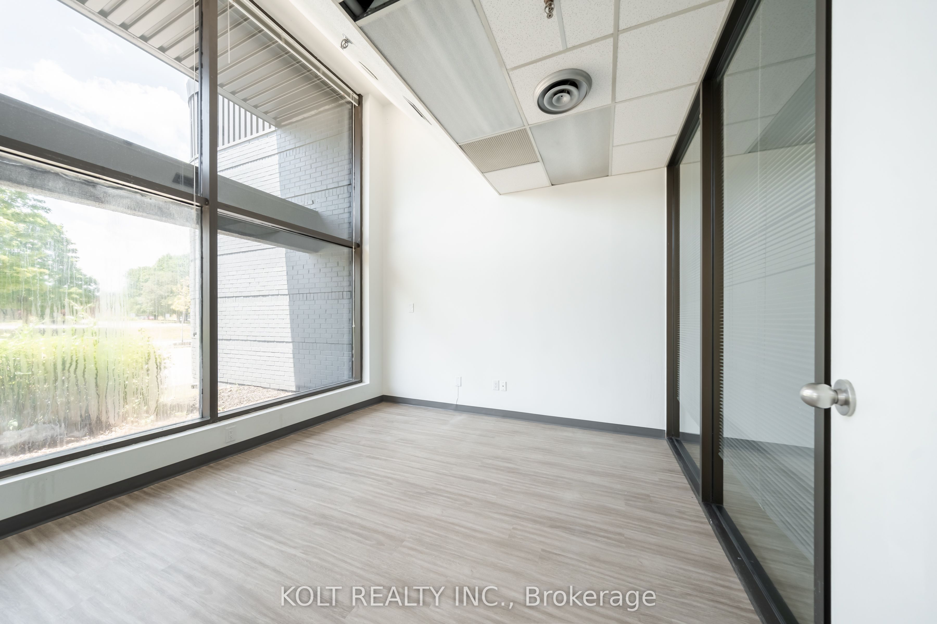 66 Novopharm Court Property Photo 4