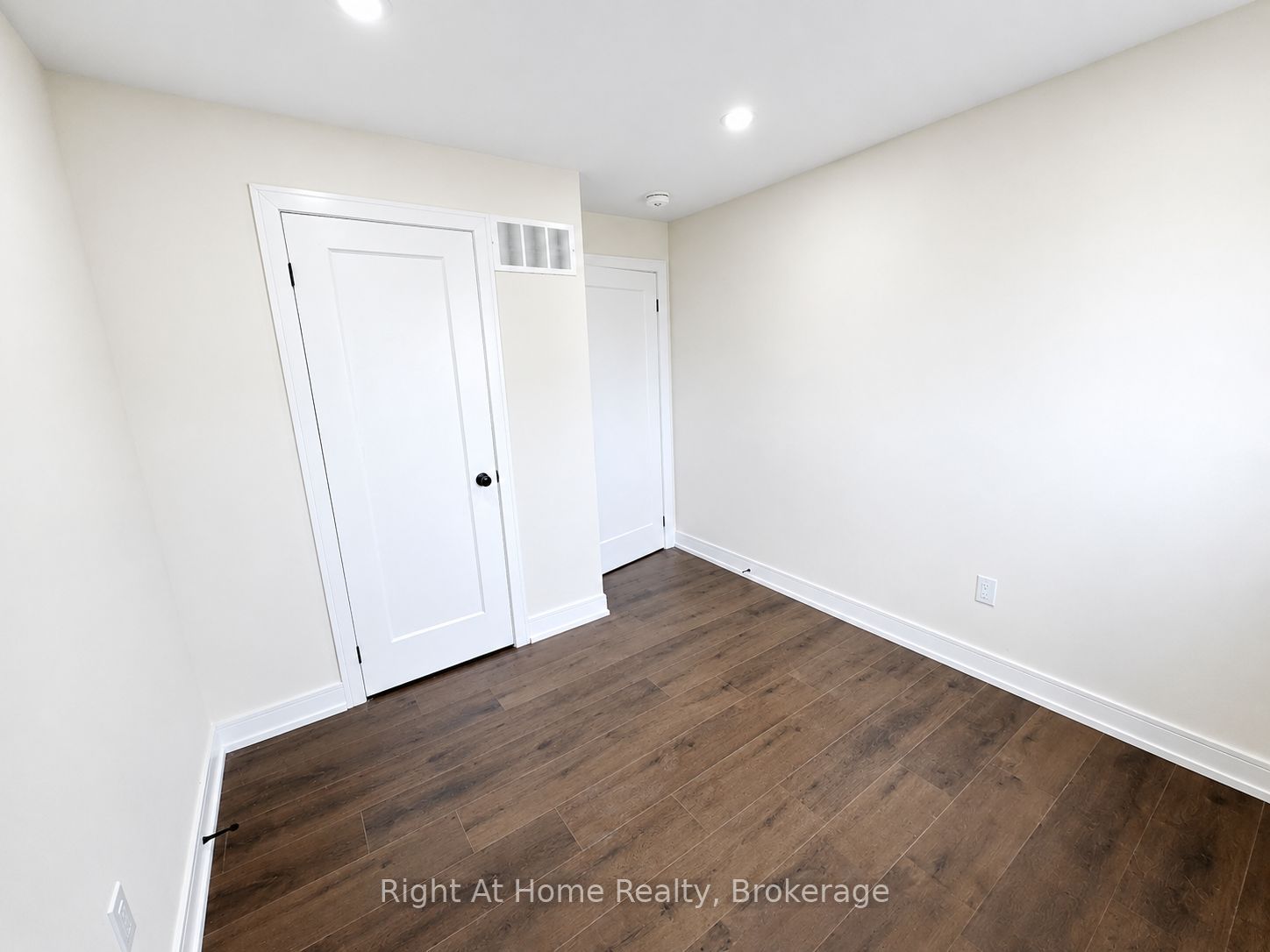 2885 Altona Road 2 Property Photo 7