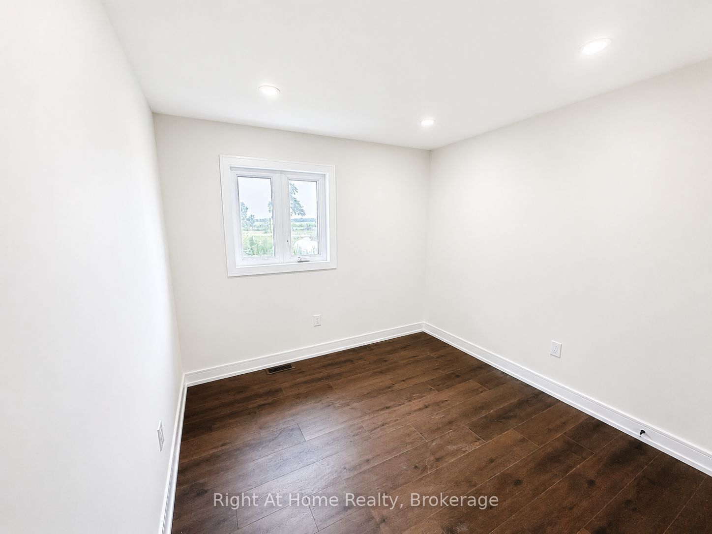 2885 Altona Road 2 Property Photo 8