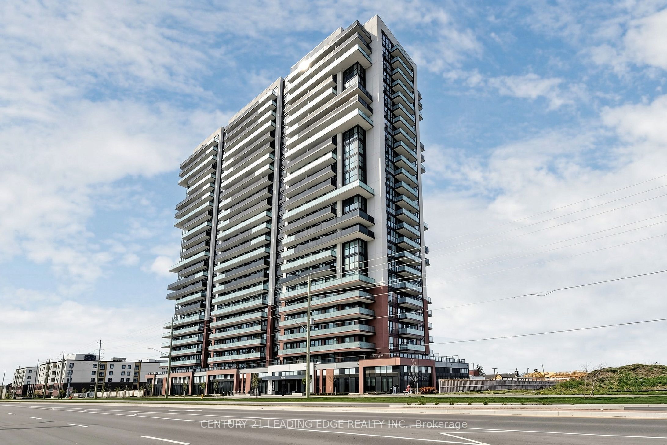 2550 Simcoe Street N 409 Property Photo 1