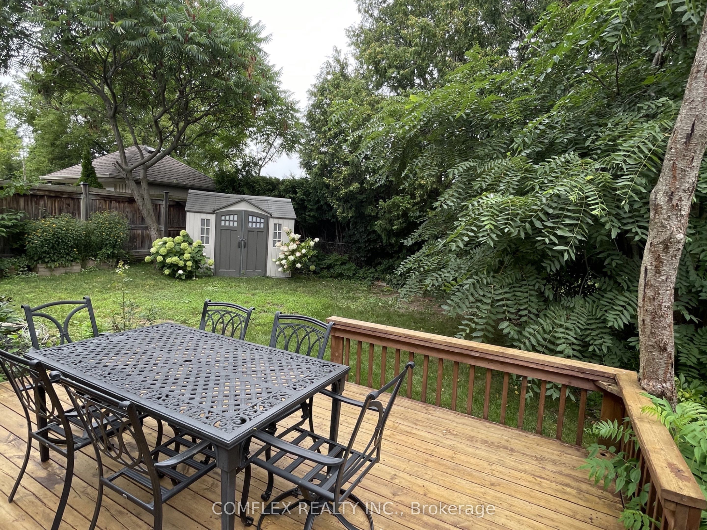 875 Exeter Street Property Photo 11