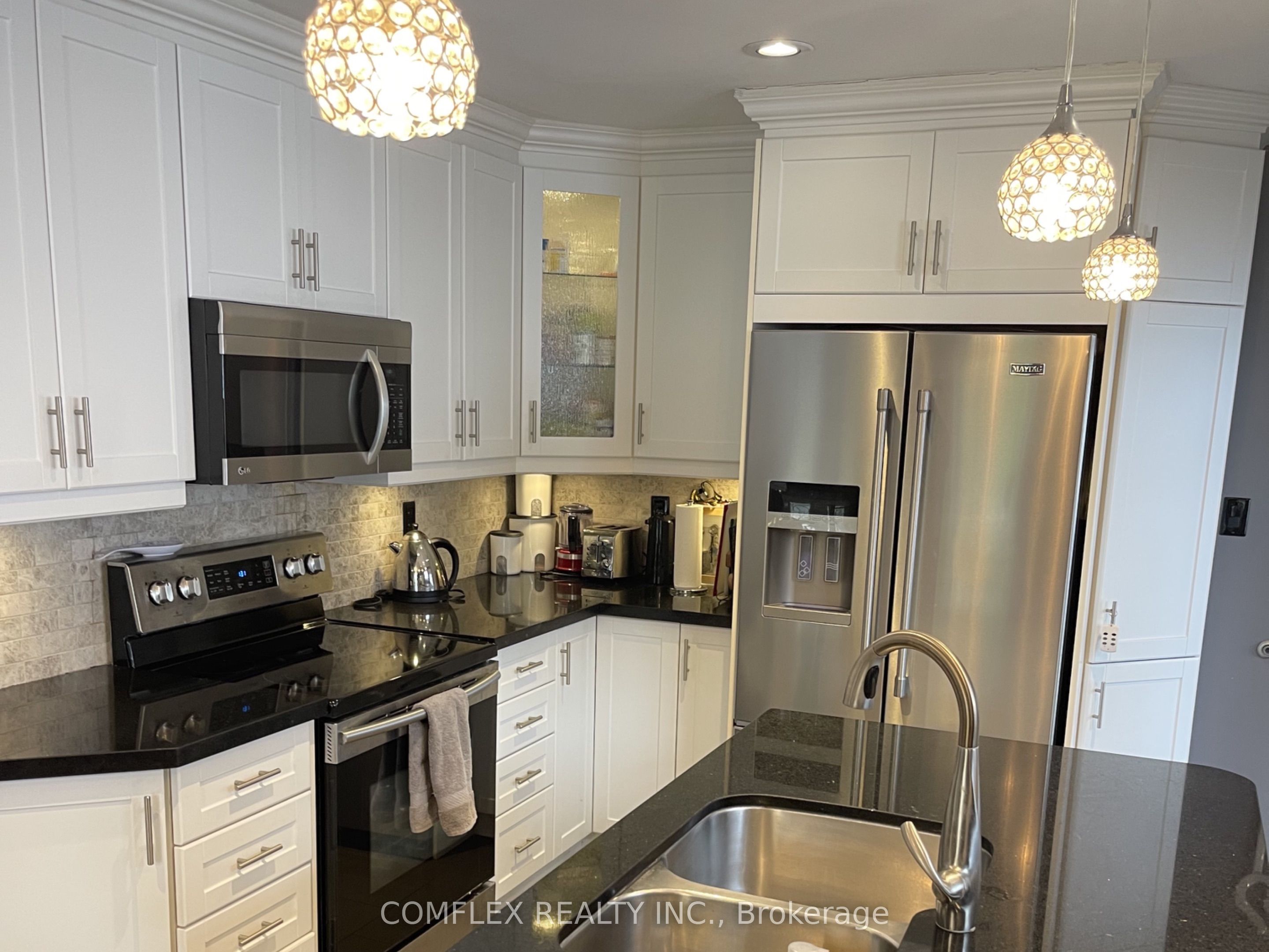 875 Exeter Street Property Photo 17