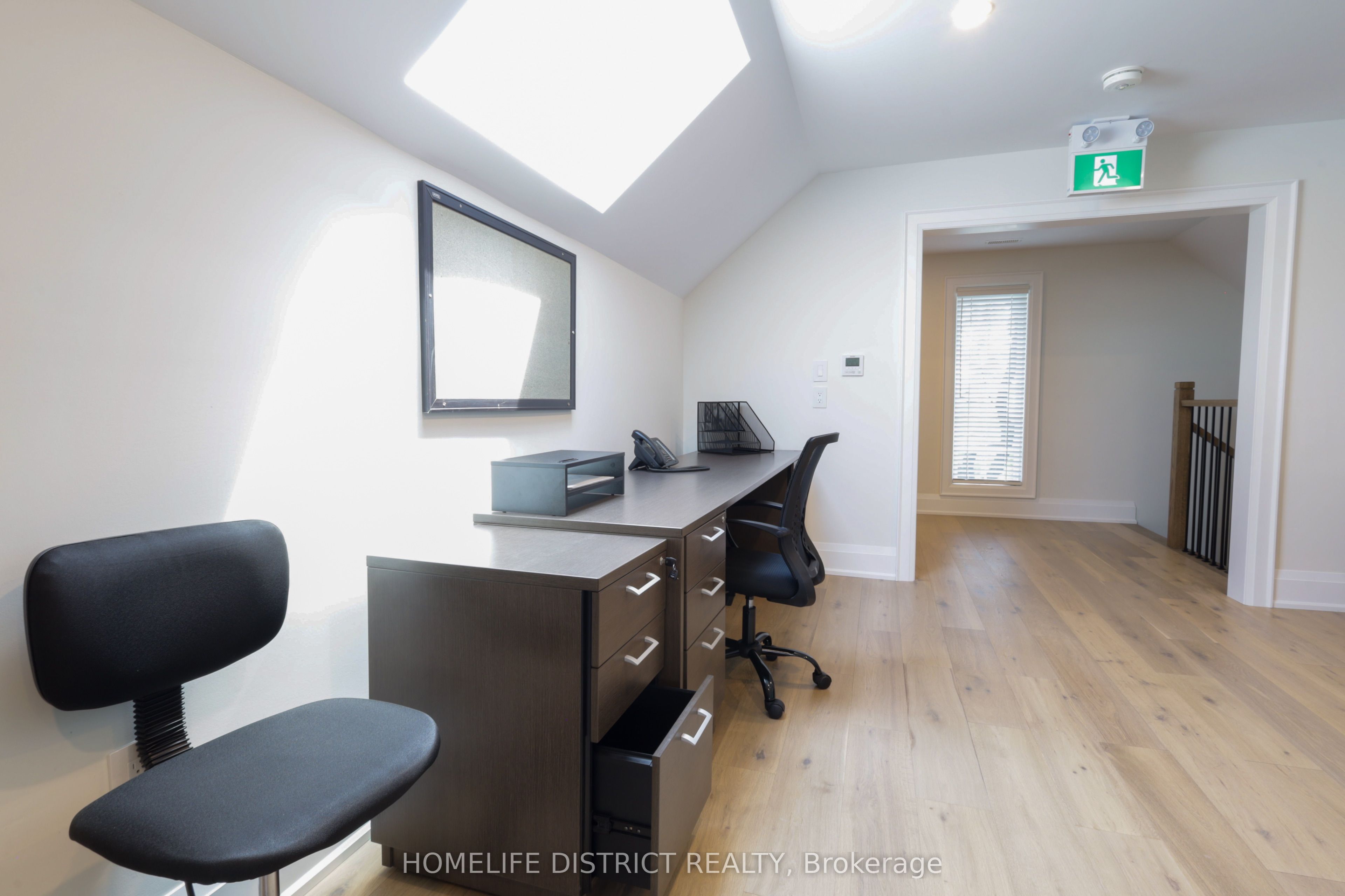 20 Elgin Street E Property Photo 2