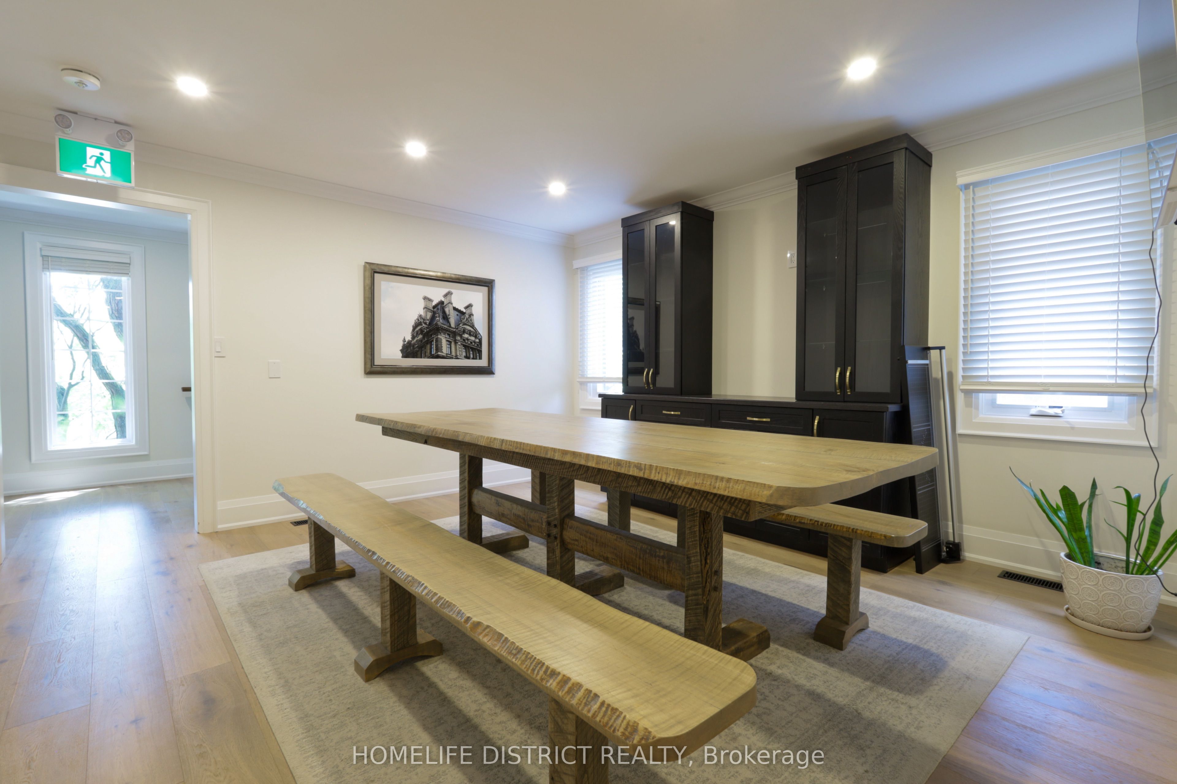 20 Elgin Street E Property Photo 3