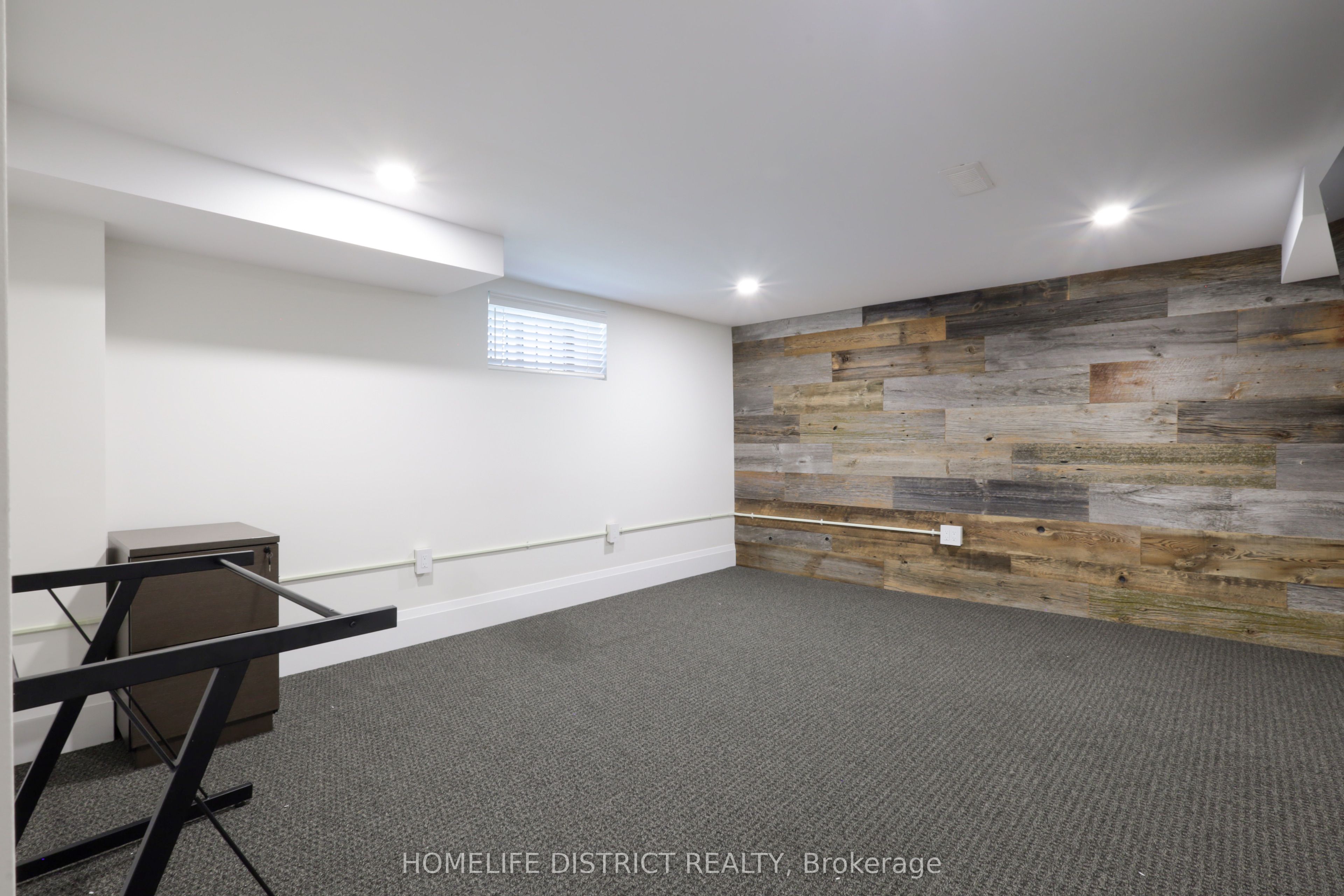20 Elgin Street E Property Photo 5