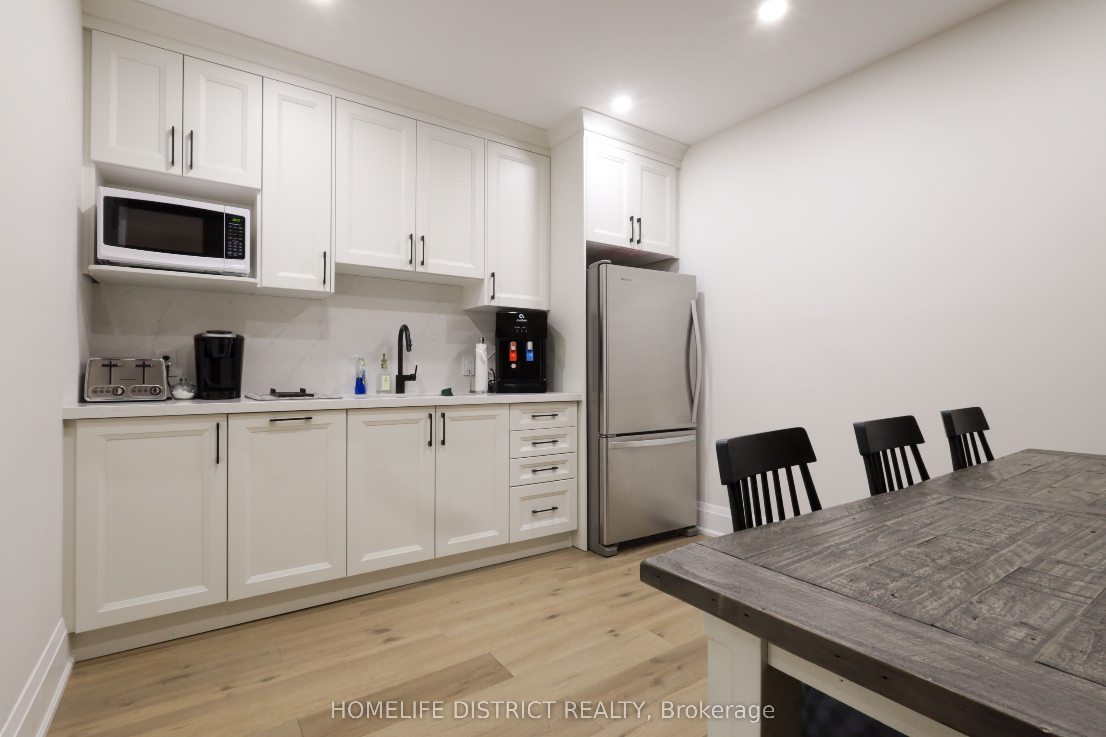 20 Elgin Street E Property Photo 11